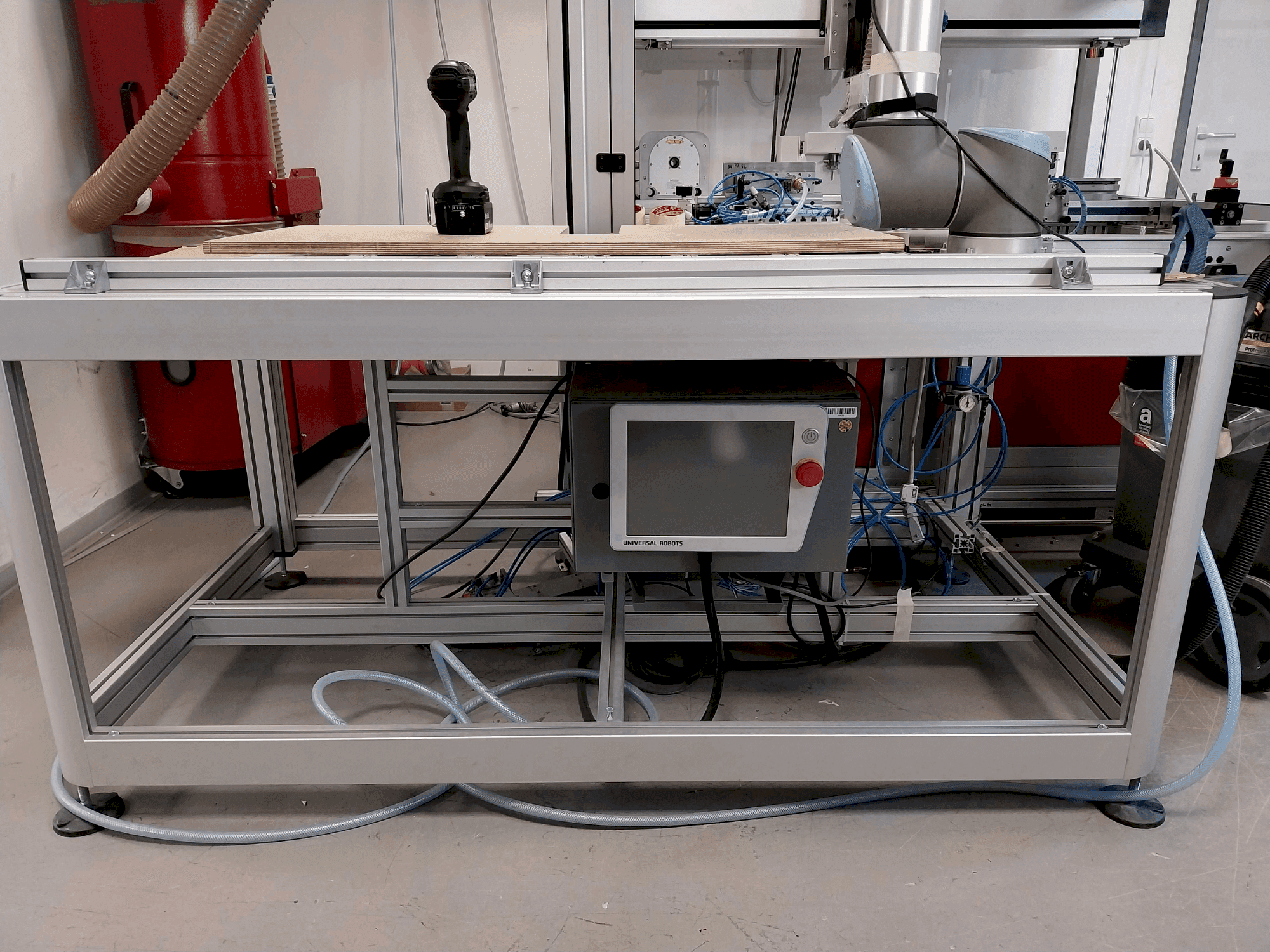 Makine Universal Robots UR10 CB - Önden görünüm