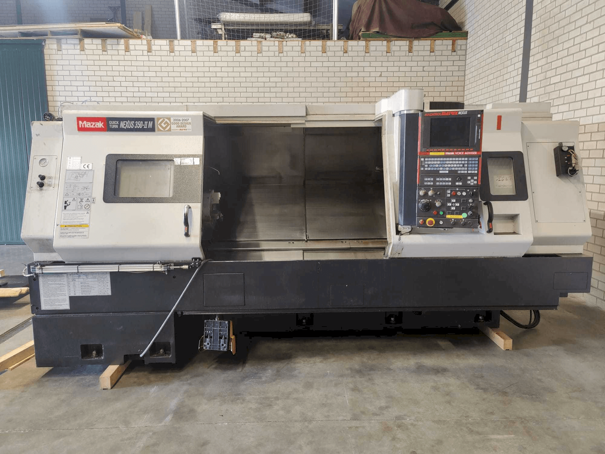 Makine Mazak Quick Turn Nexus 350-II M - Önden görünüm
