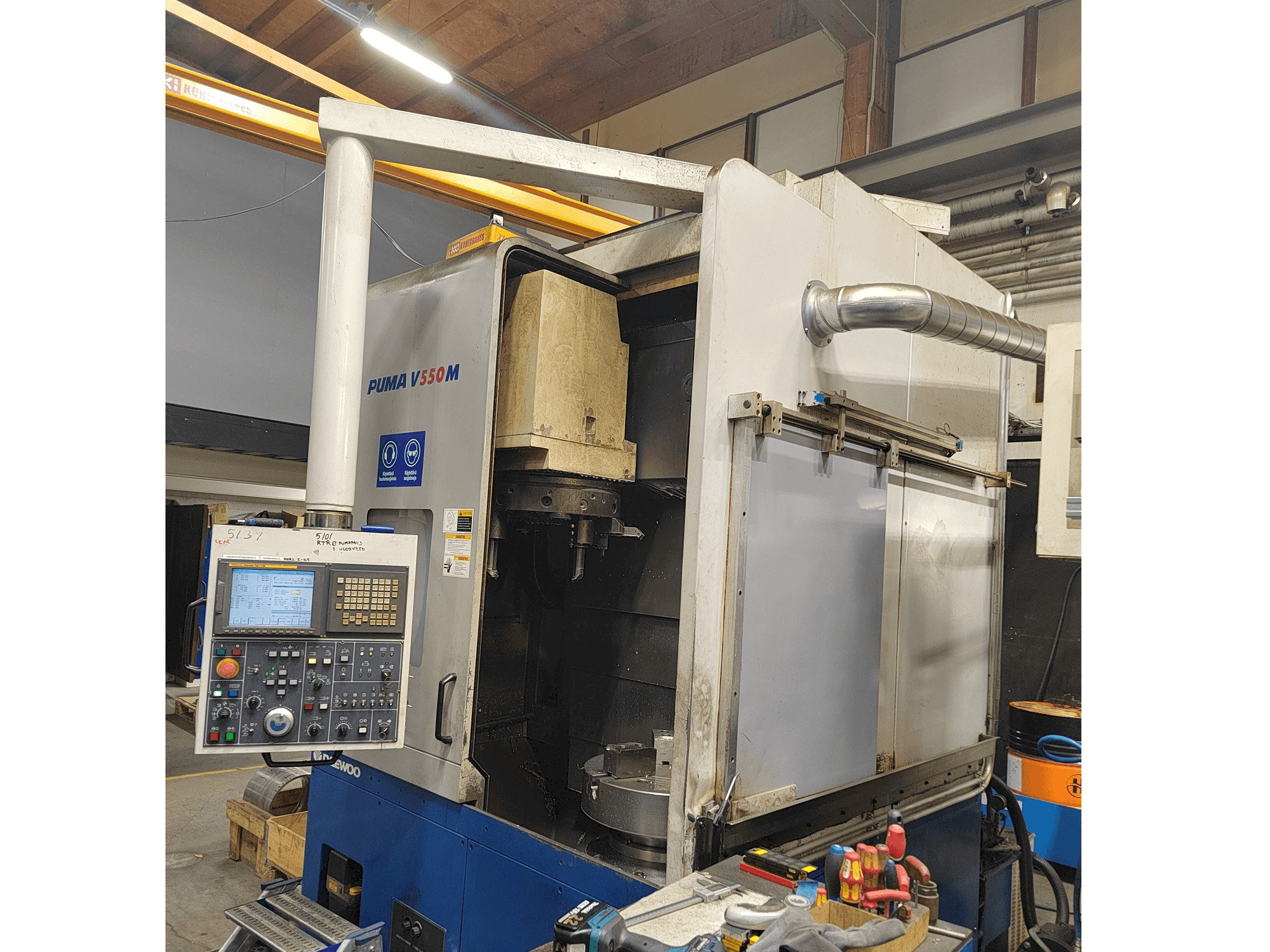 Makine Doosan Puma V550M - Önden görünüm