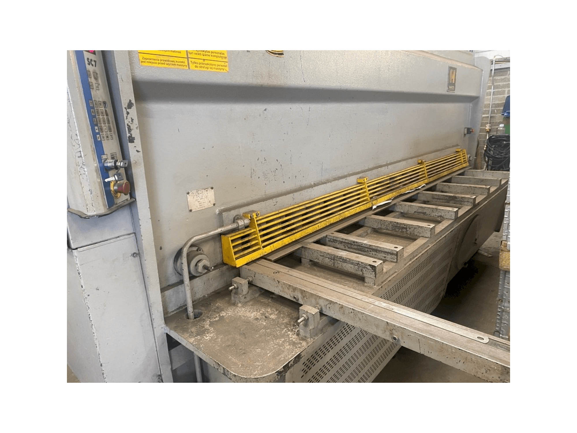 Makine HACO HSLX 3013 - Önden görünüm