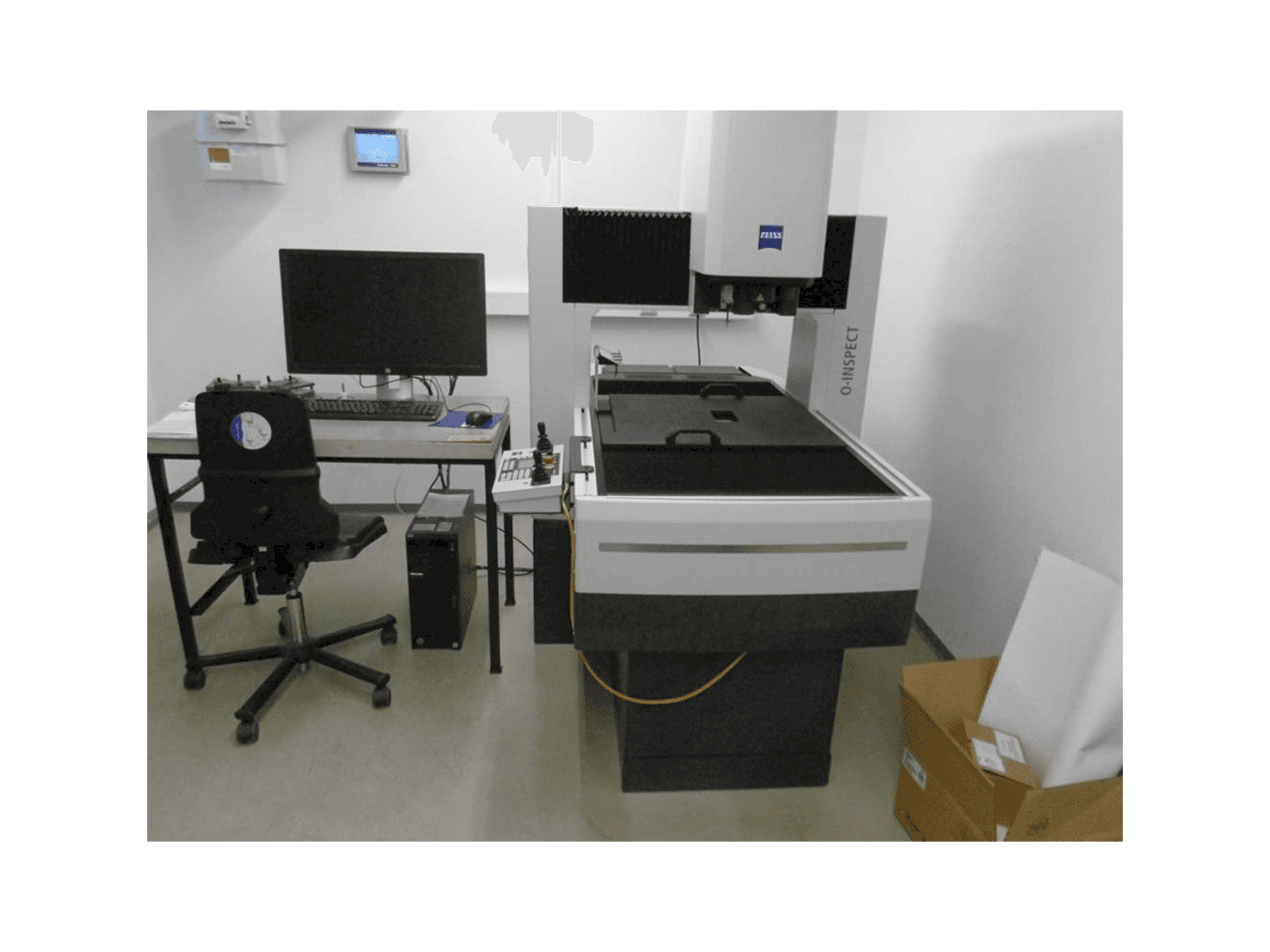 Makine ZEISS O-Inspect 543 - Önden görünüm