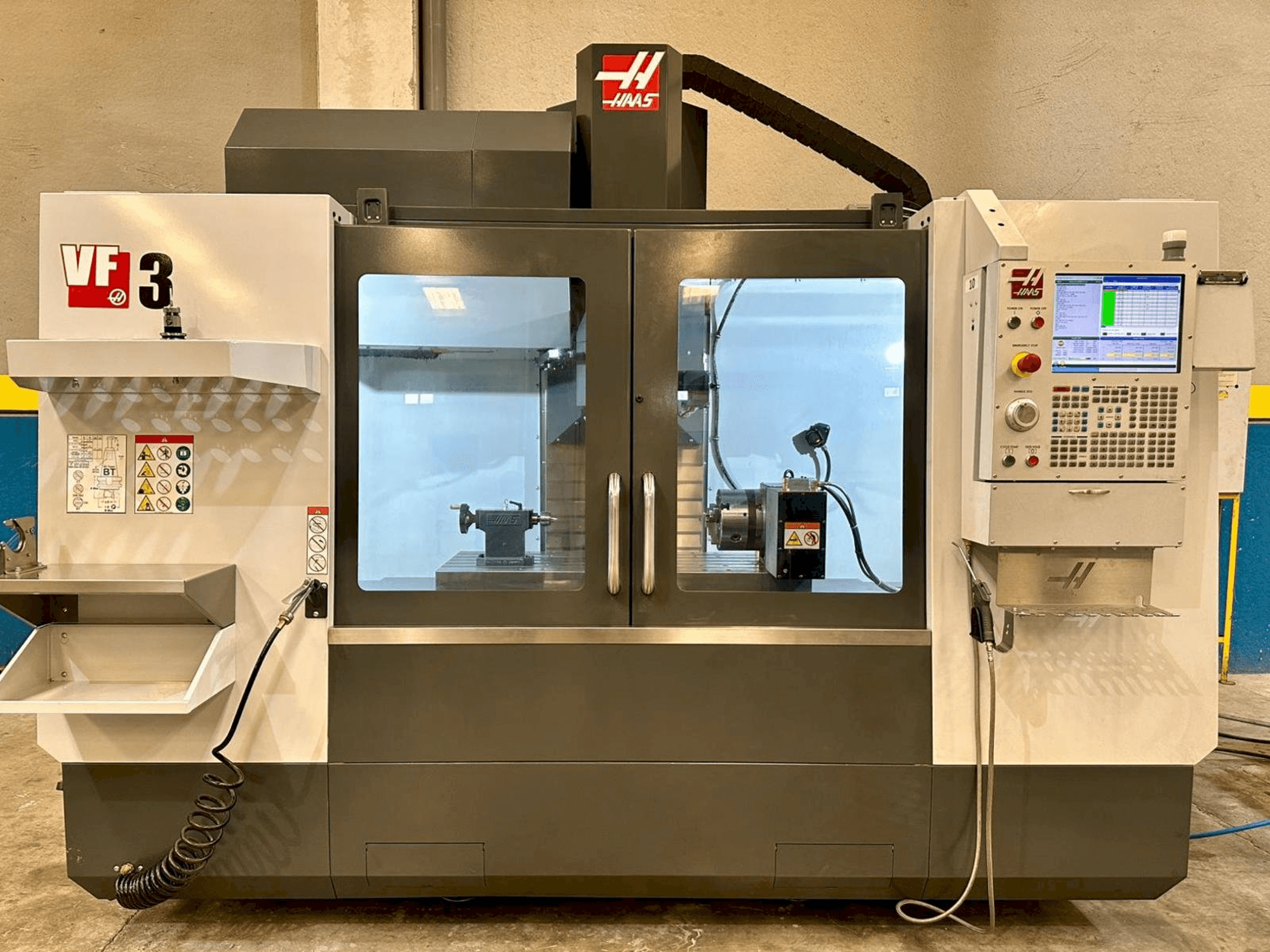 Makine HAAS VF-3 - Önden görünüm