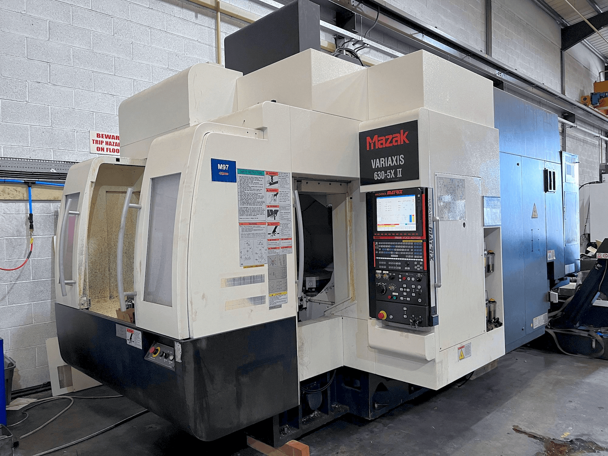 Makine Mazak 630-5AX II - Önden görünüm