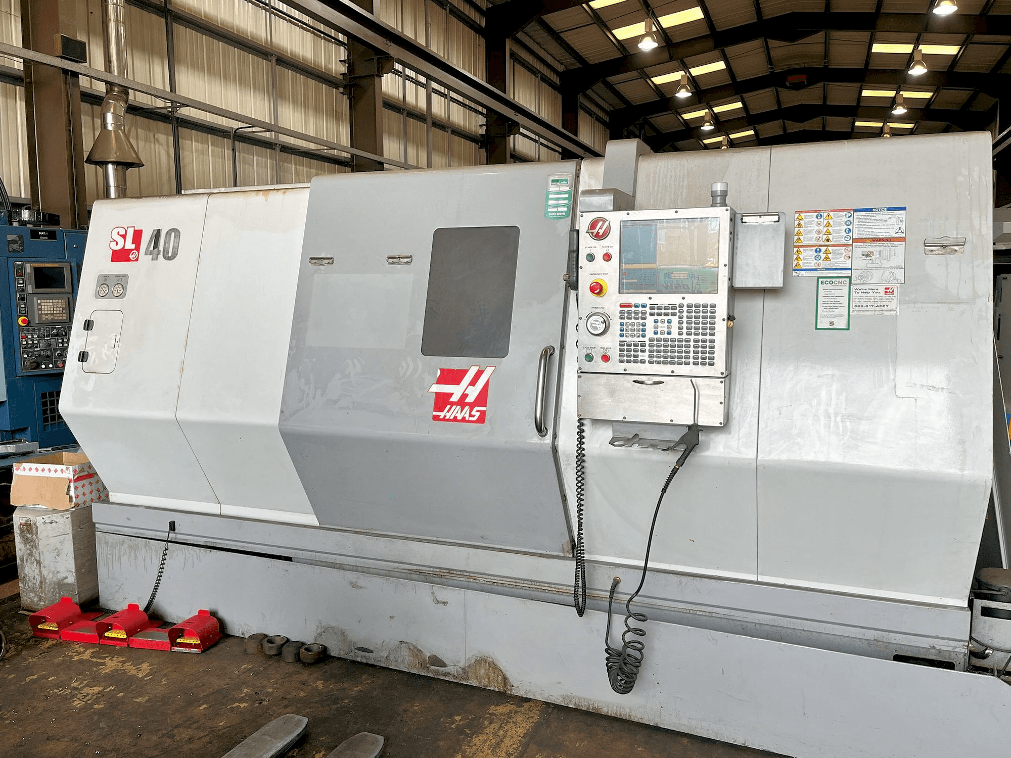 Makine HAAS SL-40 - Önden görünüm