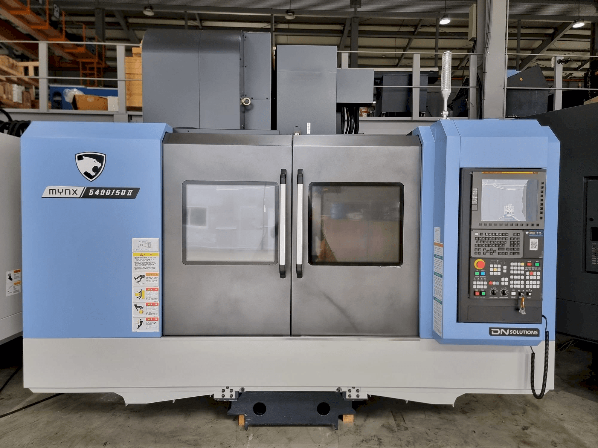 Makine DOOSAN MYNX 5400/50 - Önden görünüm