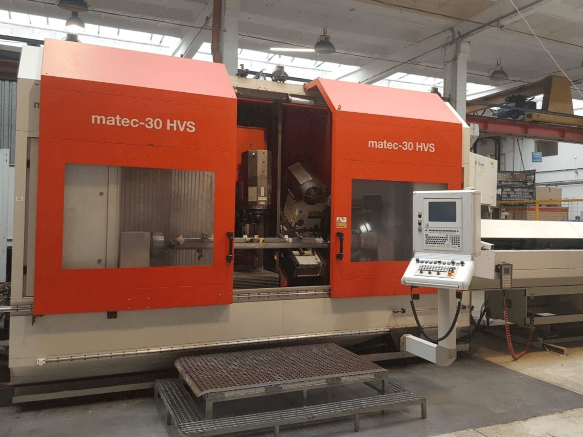 Makine Matec 30 HVS - Önden görünüm