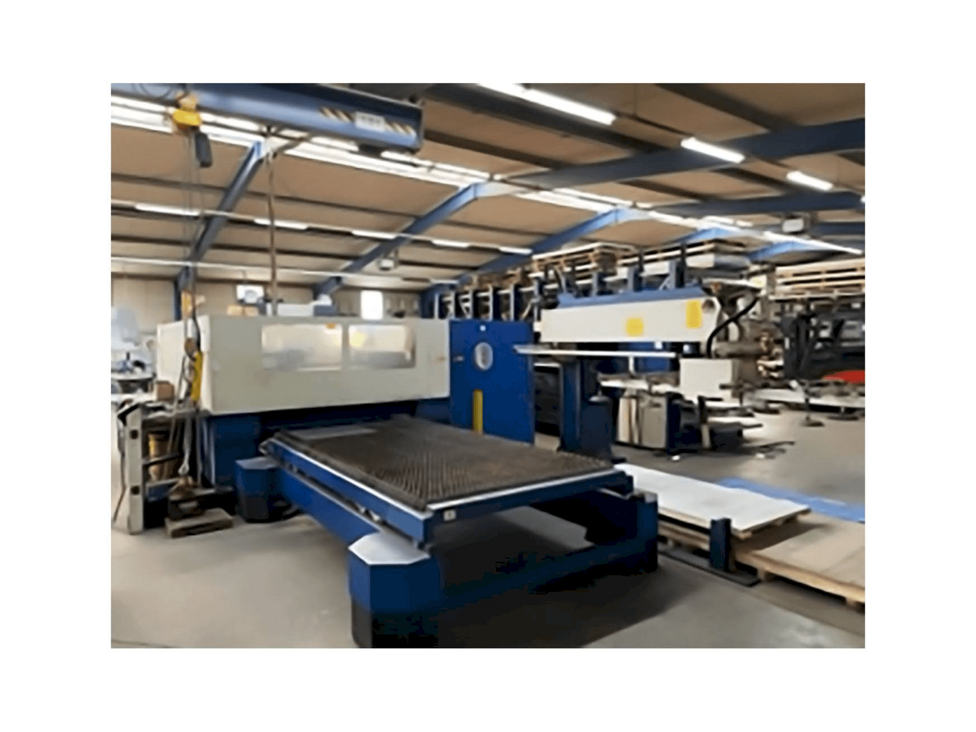 Makine Trumpf Trumatic L 3030 - Önden görünüm