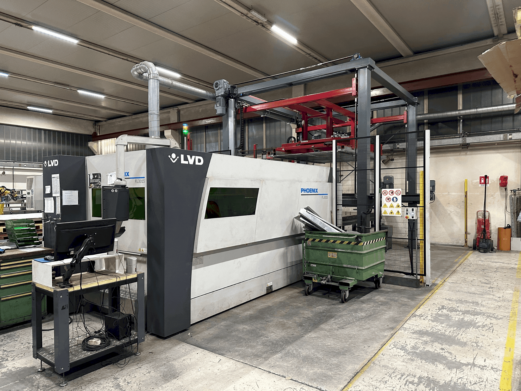 Makine LVD Phoenix FL 3015 - Önden görünüm