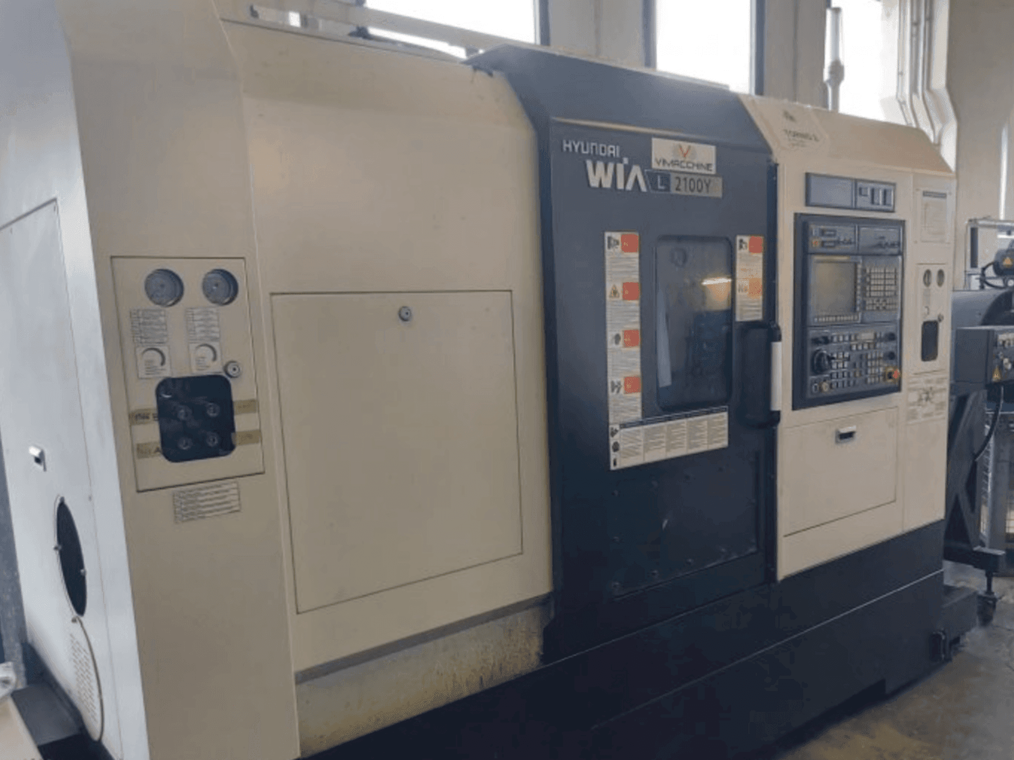 Makine Hyundai Wia L2100Y - Önden görünüm