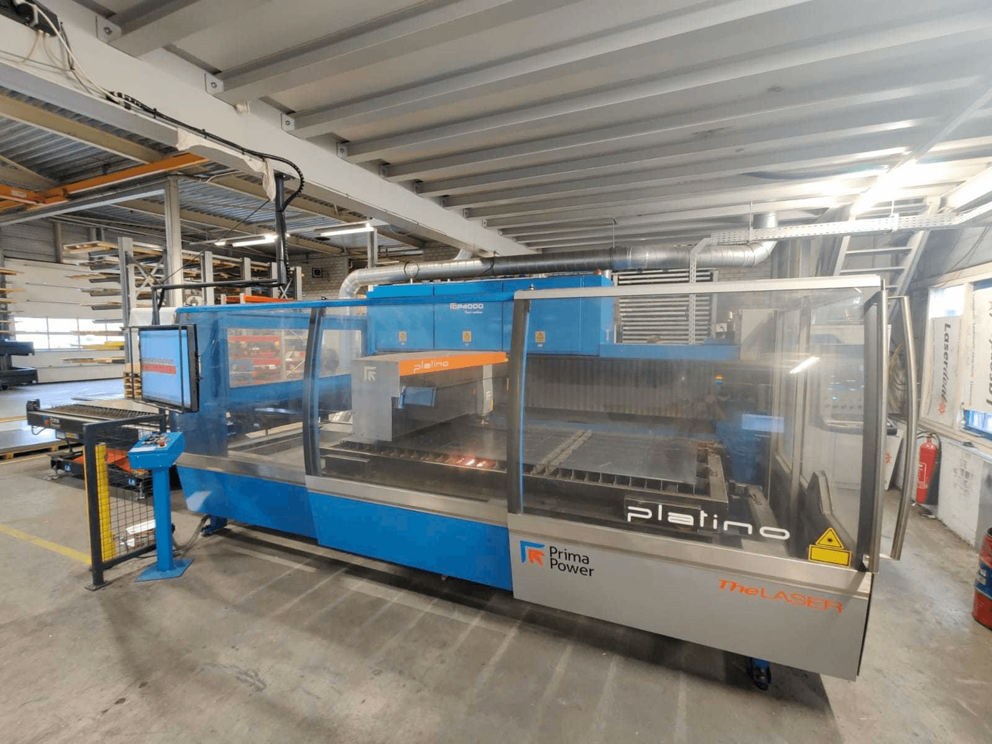 Makine Prima Industrie Platino 1530 - Önden görünüm