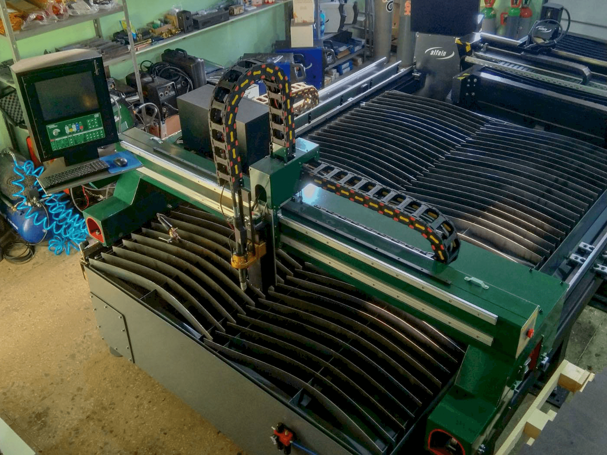 Makine Huawei HNC-2500W - Önden görünüm