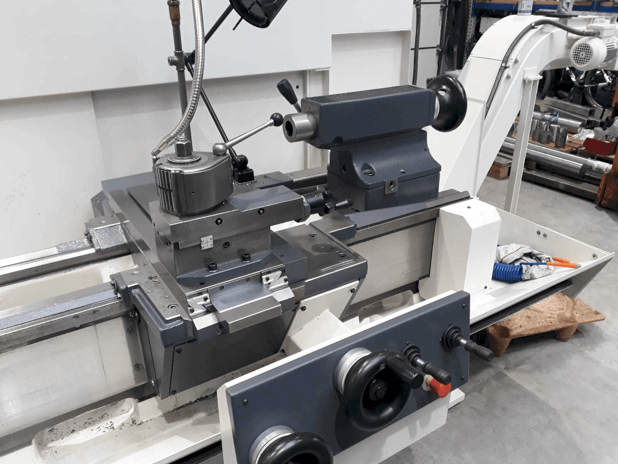 Makine BOEHRINGER DUS 560 - Önden görünüm