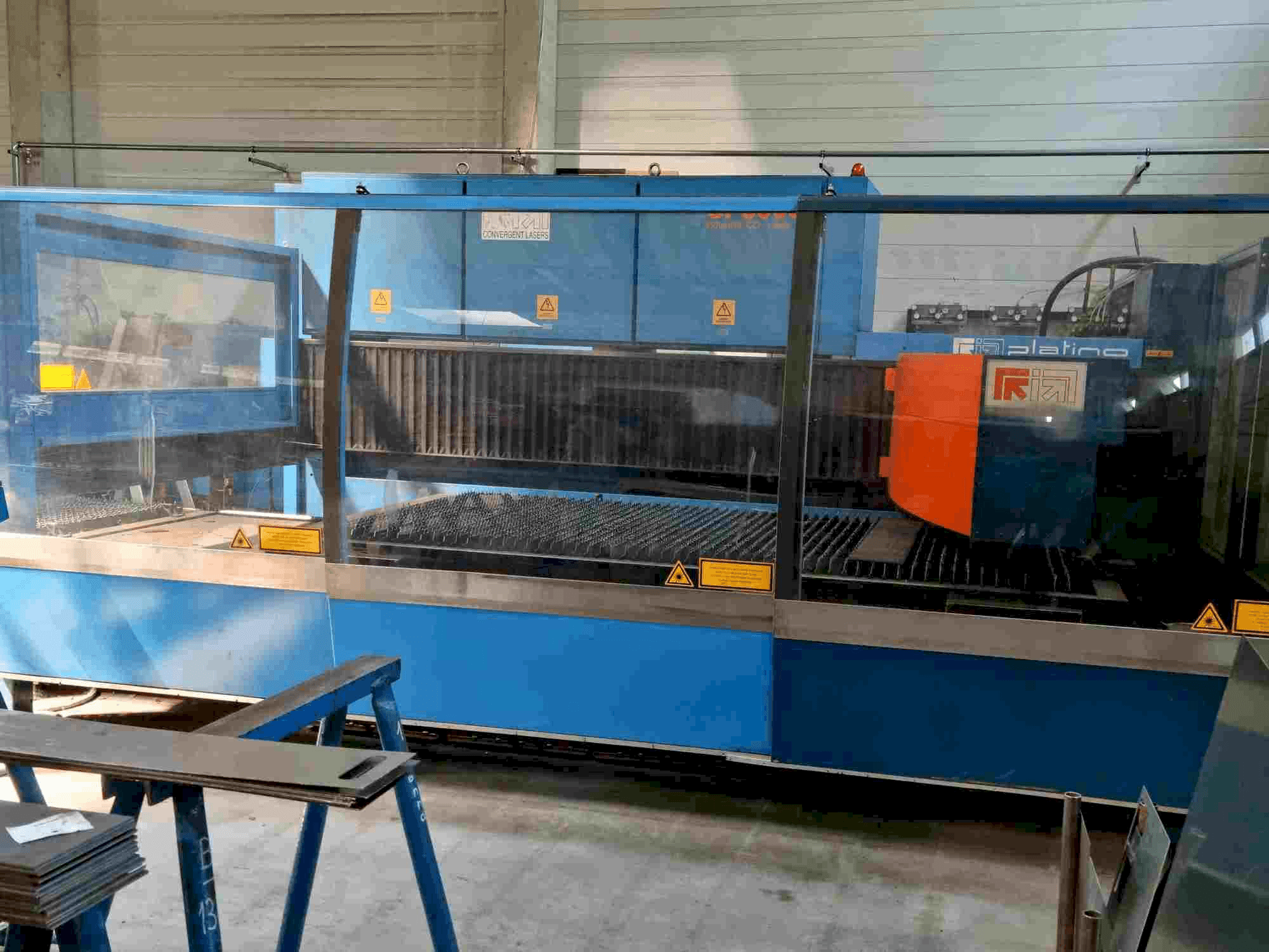 Makine Prima Industrie Platino 1530 3kW - Önden görünüm