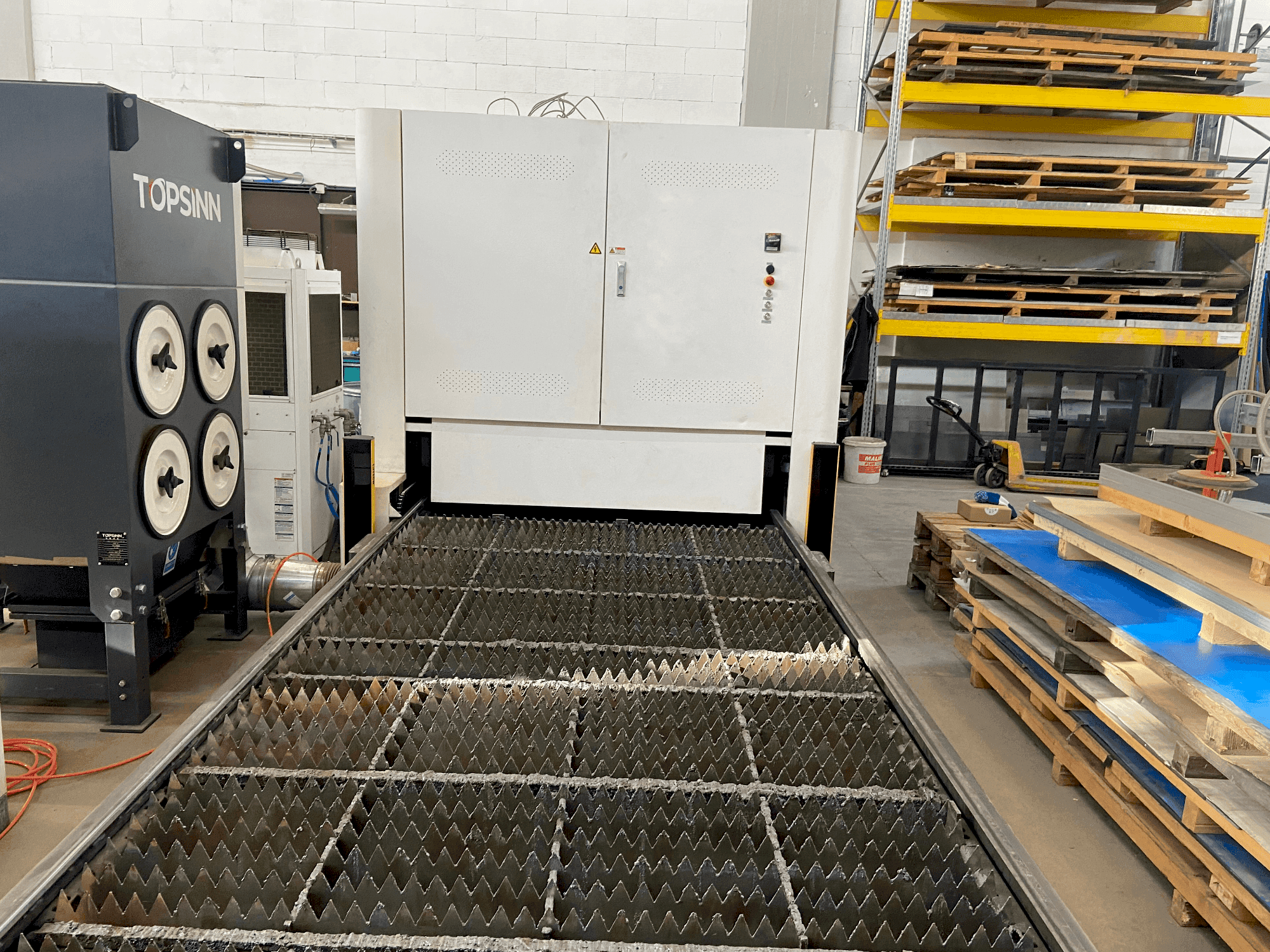 Makine Bodor C3 - Önden görünüm