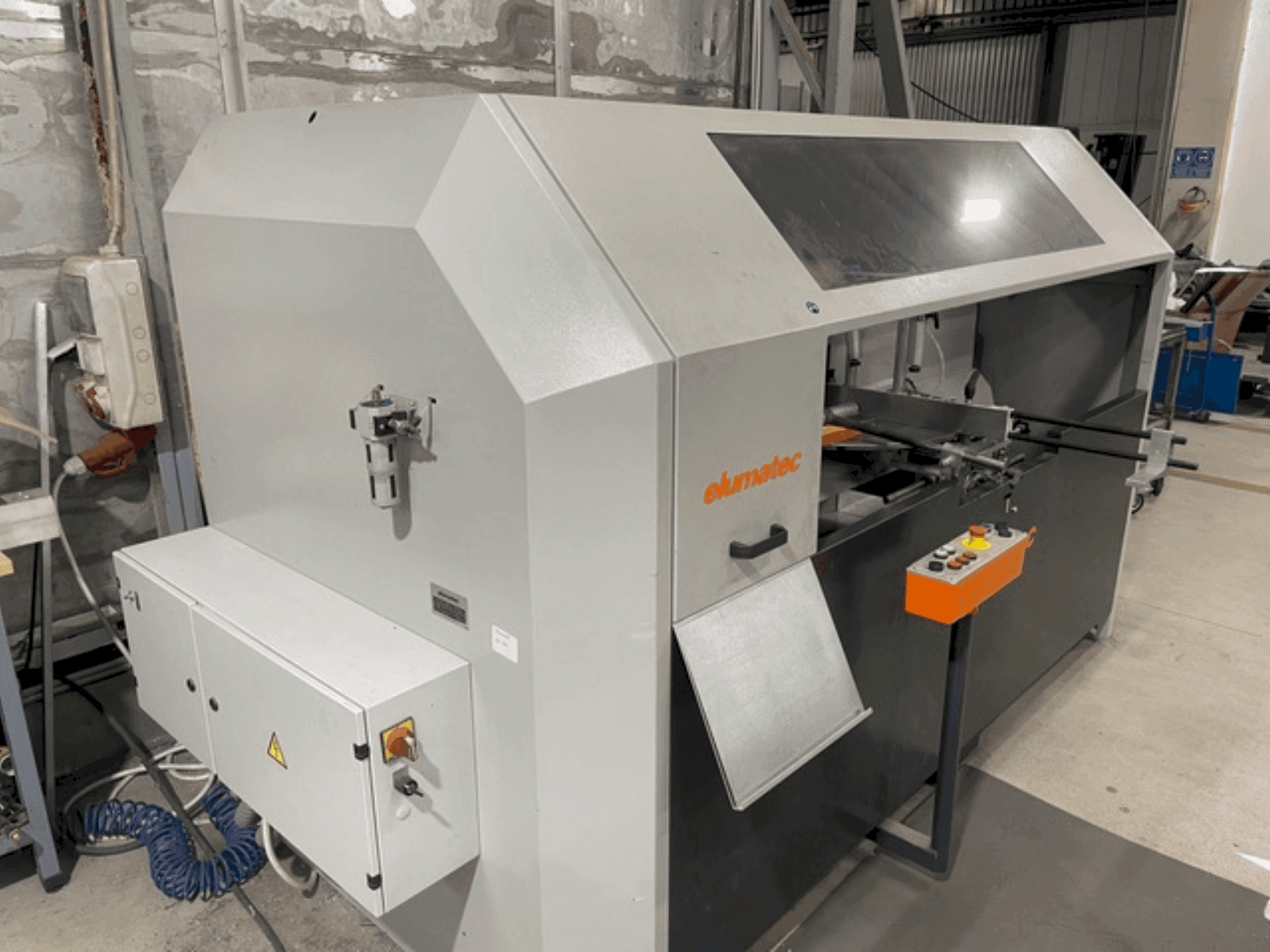 Makine Elumatec AKS134/64 - Önden görünüm