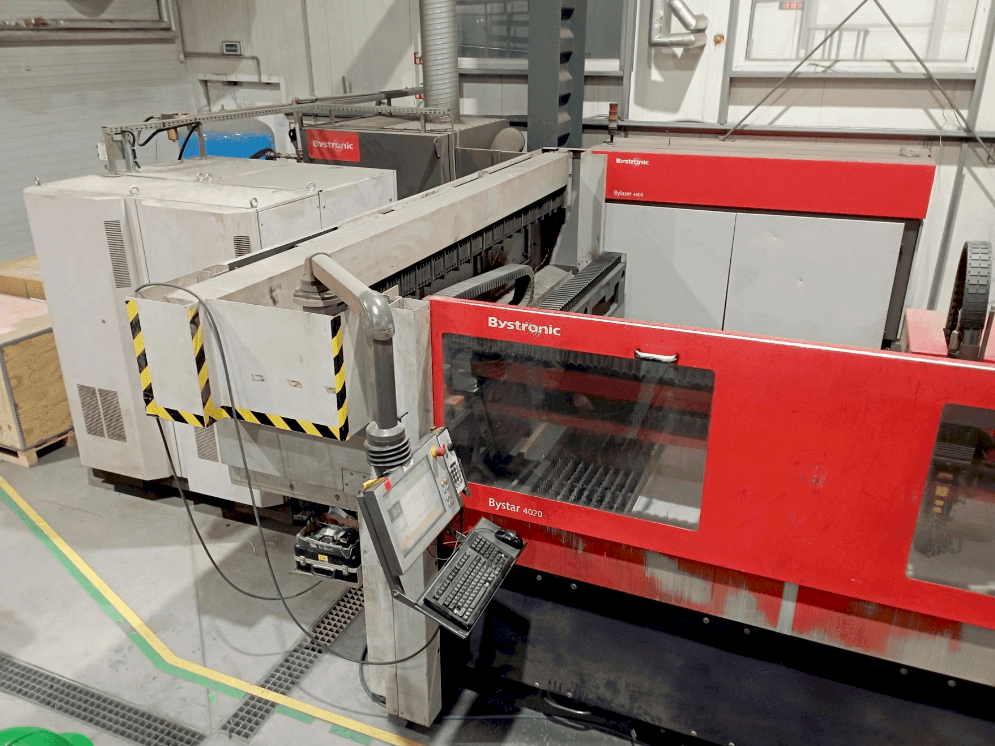 Makine Bystronic ByStar 4020 with ByLaser 4400 - Önden görünüm