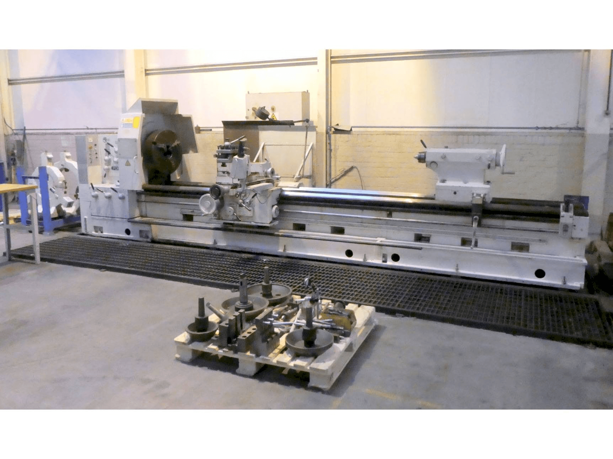 Makine Poreba TRP93 X 4M - Önden görünüm
