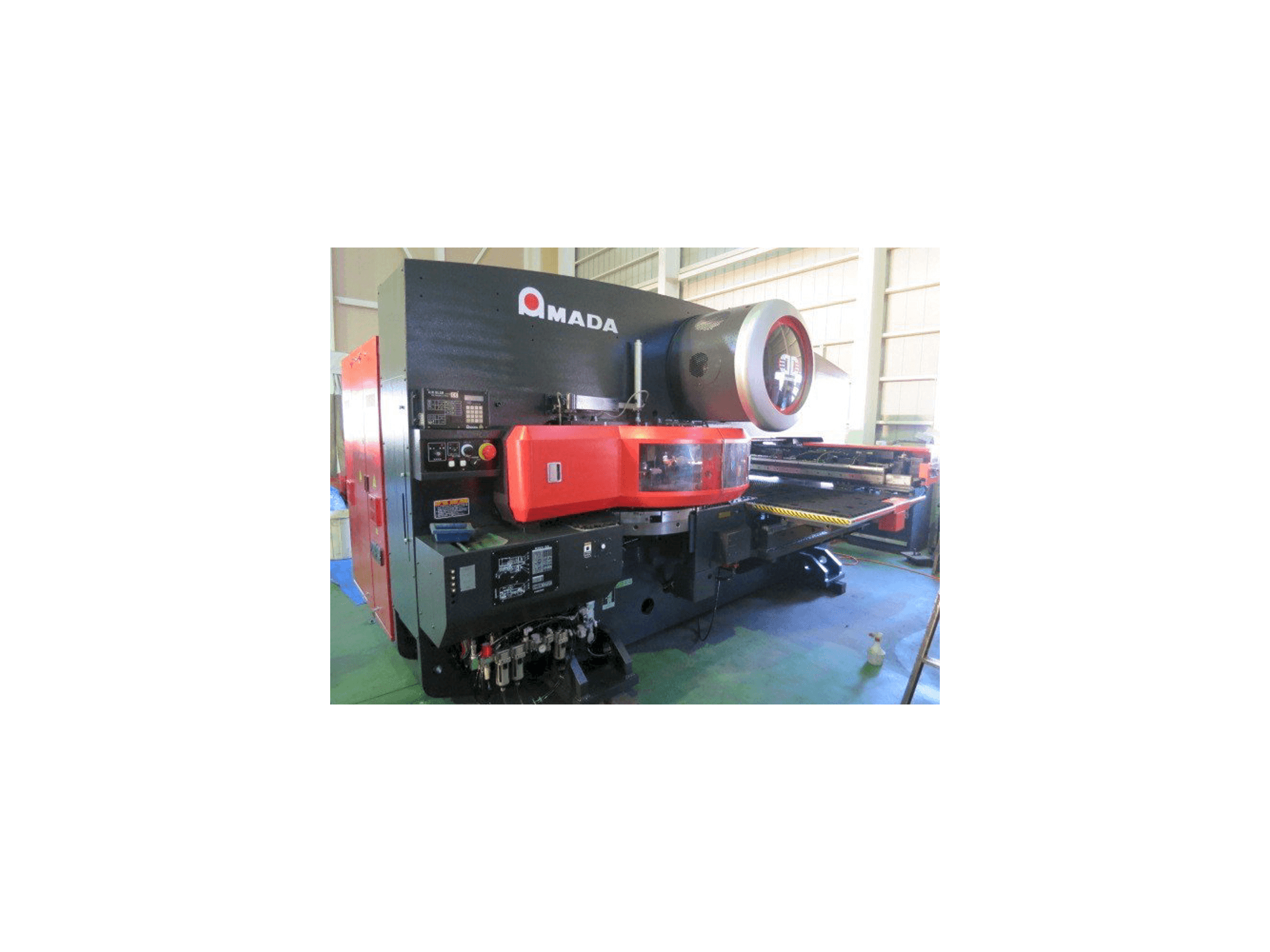 Makine AMADA EMK 345NT - Önden görünüm
