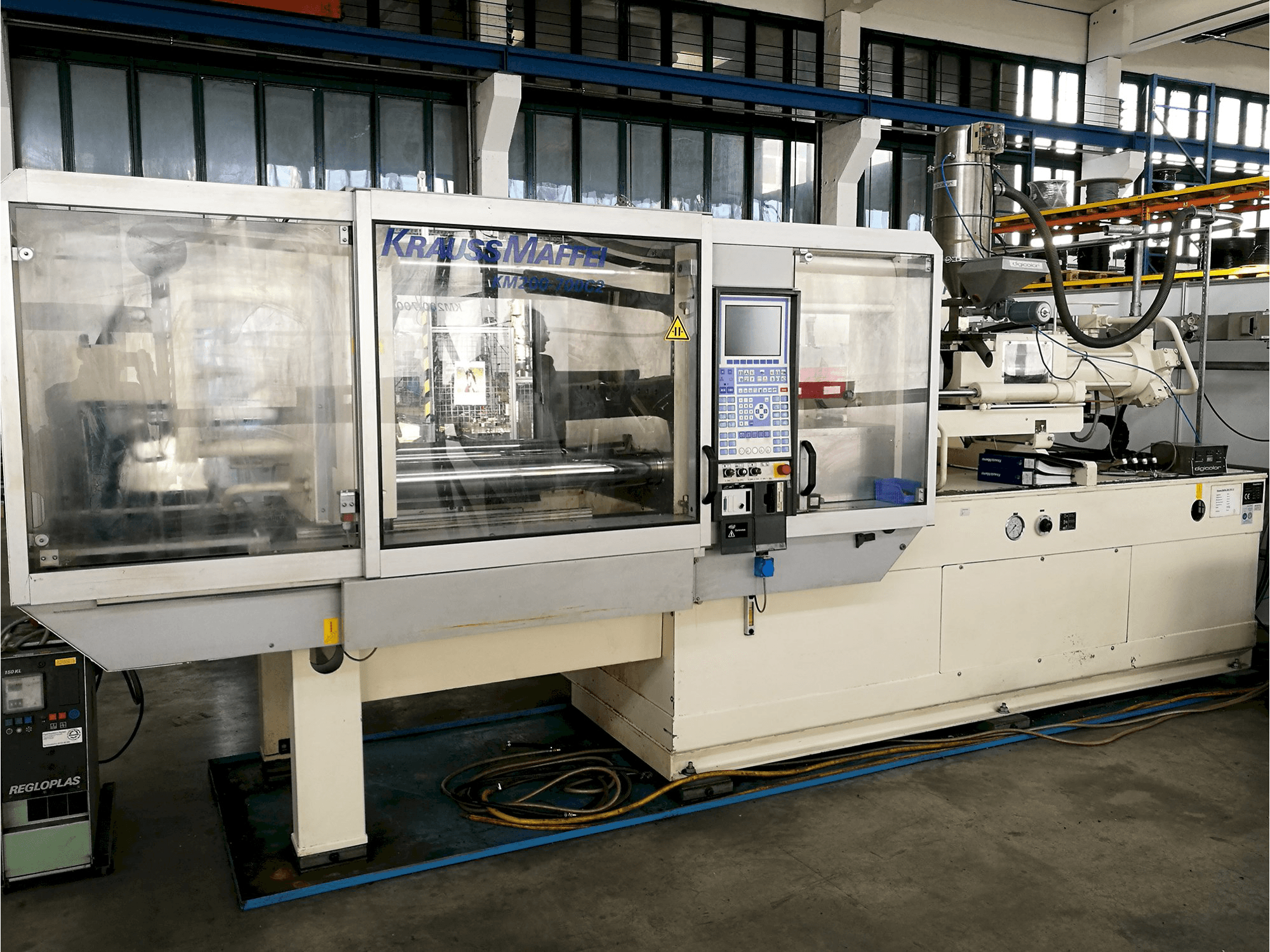 Makine Krauss Maffei - Önden görünüm 200-700 C2