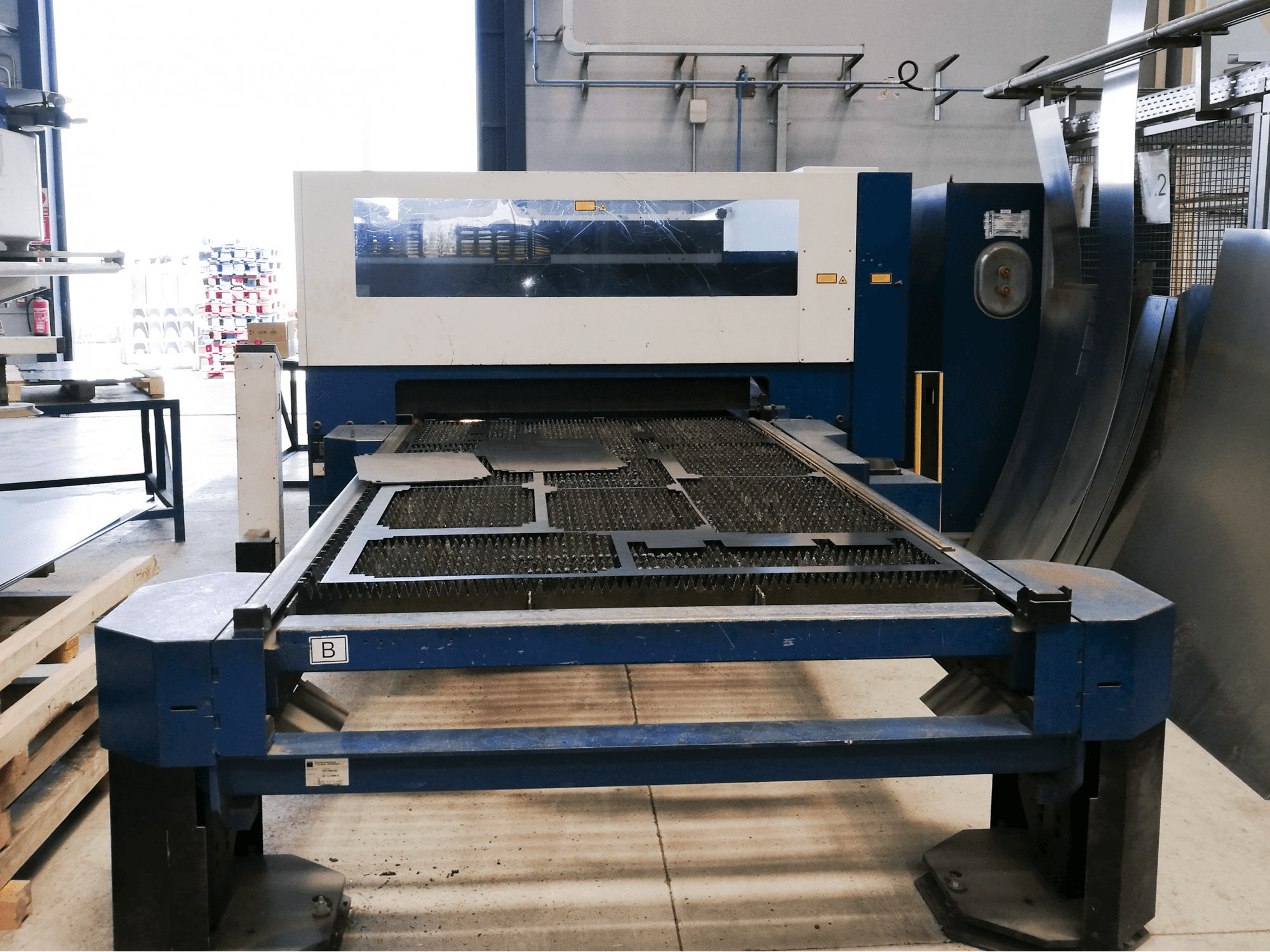 Makine Trumpf - Önden görünüm TruLaser 3530
