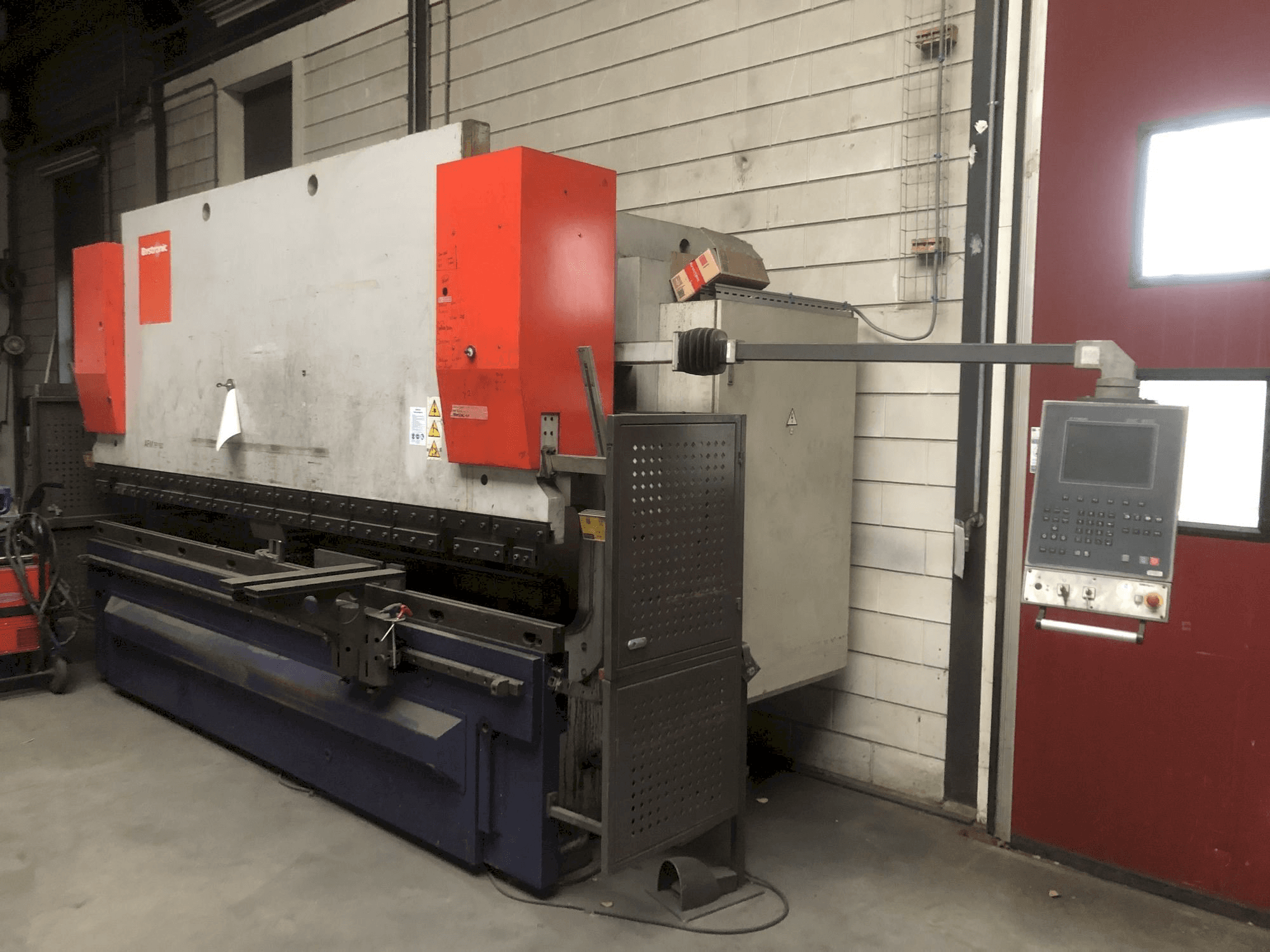 Makine Bystronic EP40-160 - Sağ taraf görünümü