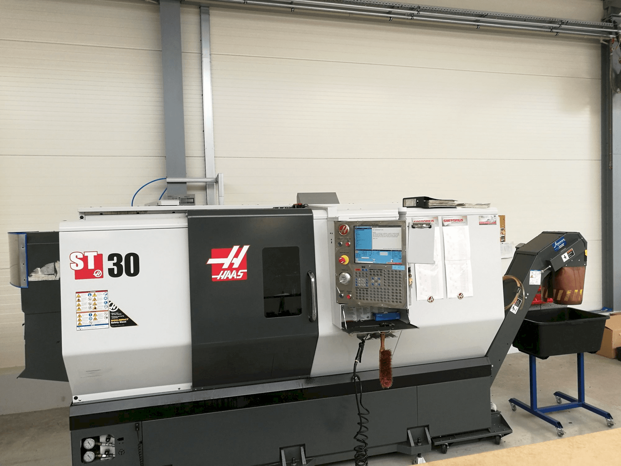 Makine HAAS ST-30 - Önden görünüm