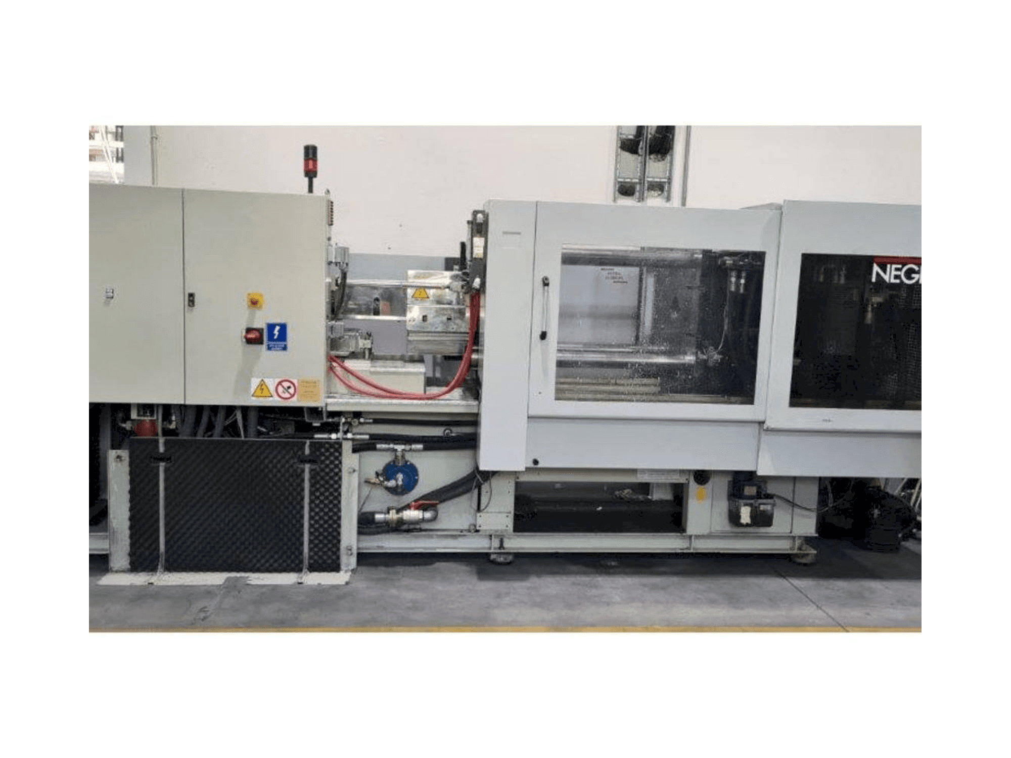 Makine Negri Bossi V210 - Önden görünüm