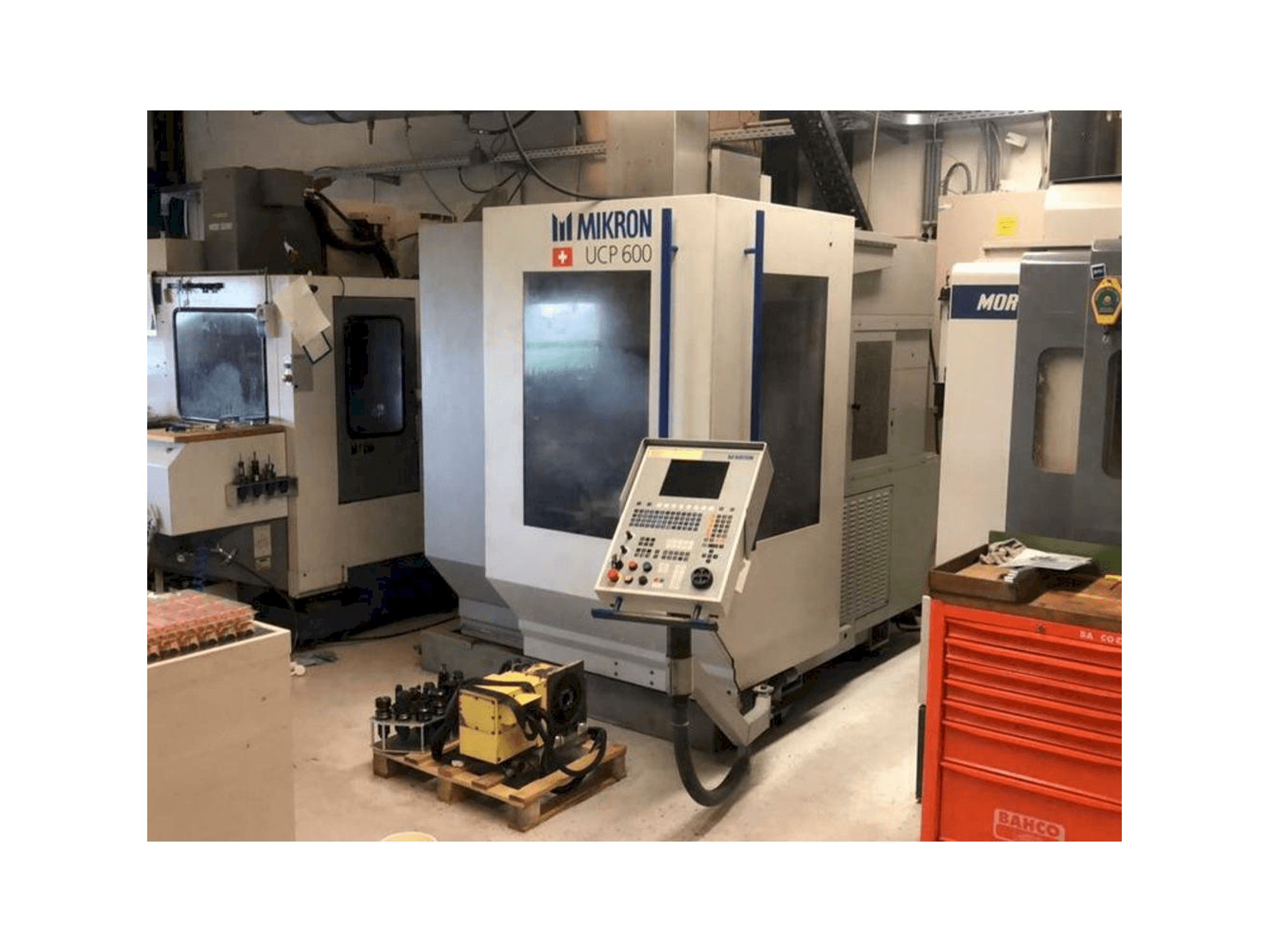 Makine MIKRON UCP600 - Önden görünüm