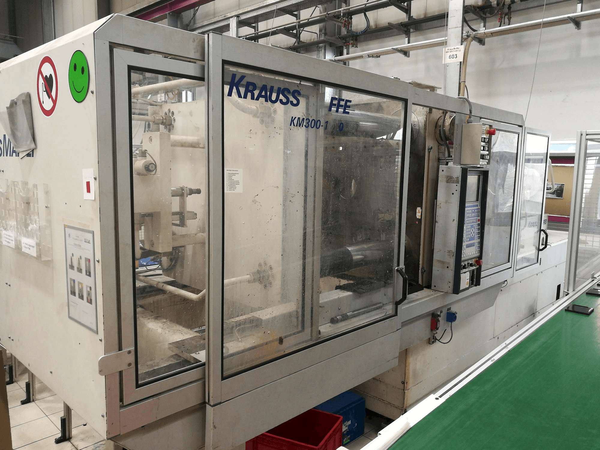 Makine Krauss Maffei - Sol görünüm KM 300-1400 C2