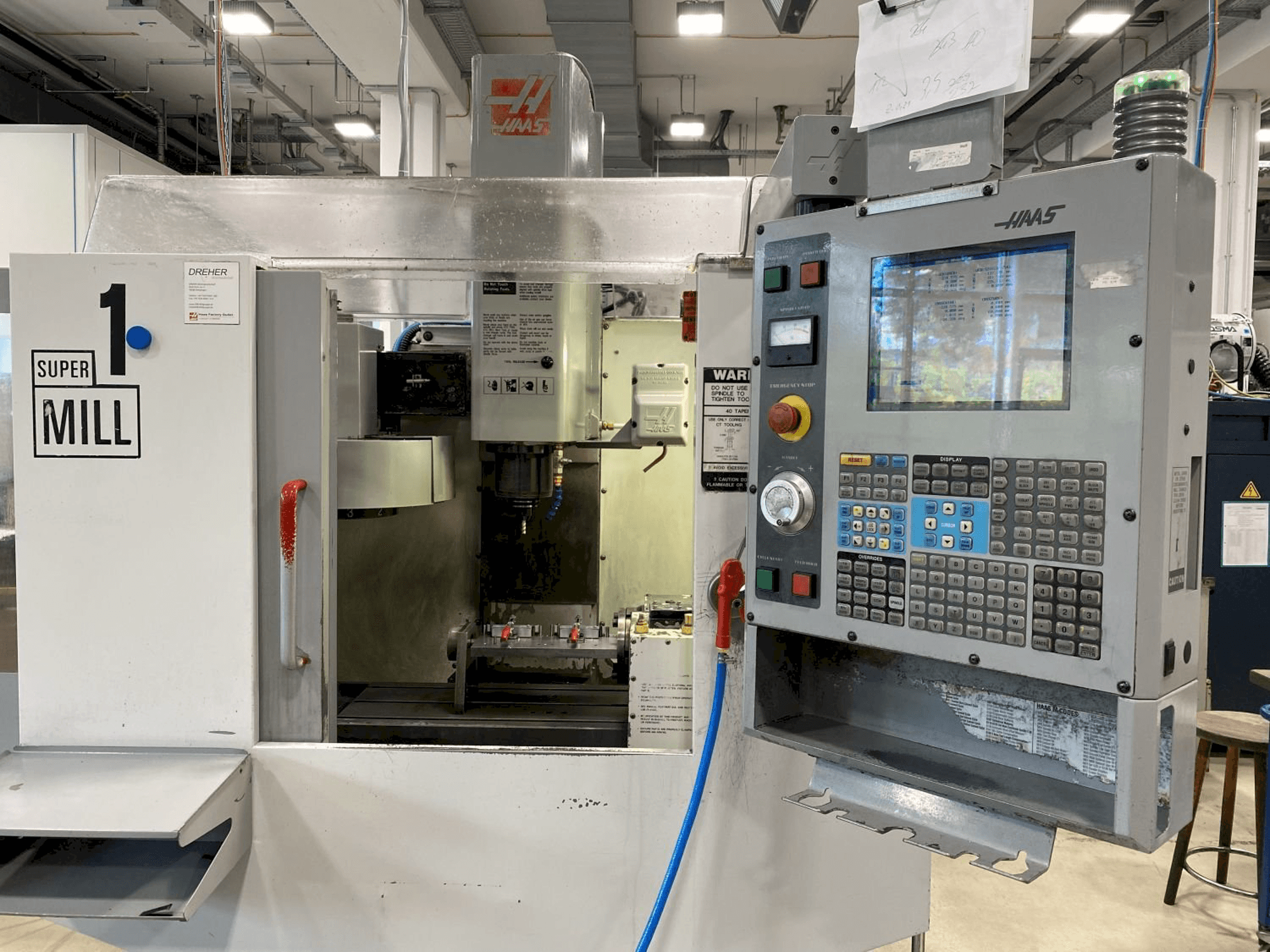 Makine HAAS S Minimill - Önden görünüm