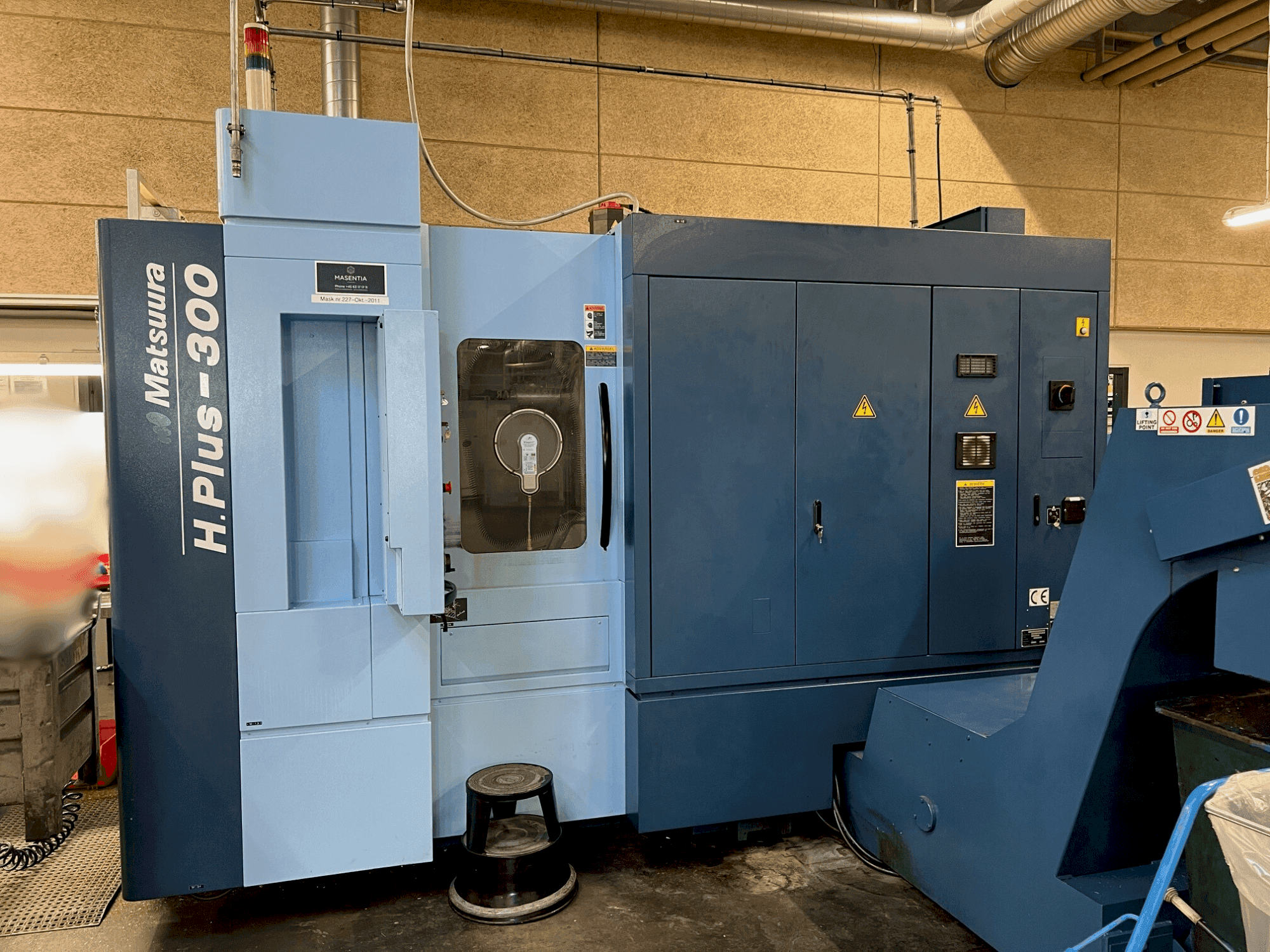Makine Matsuura H.PLUS-300 - Önden görünüm