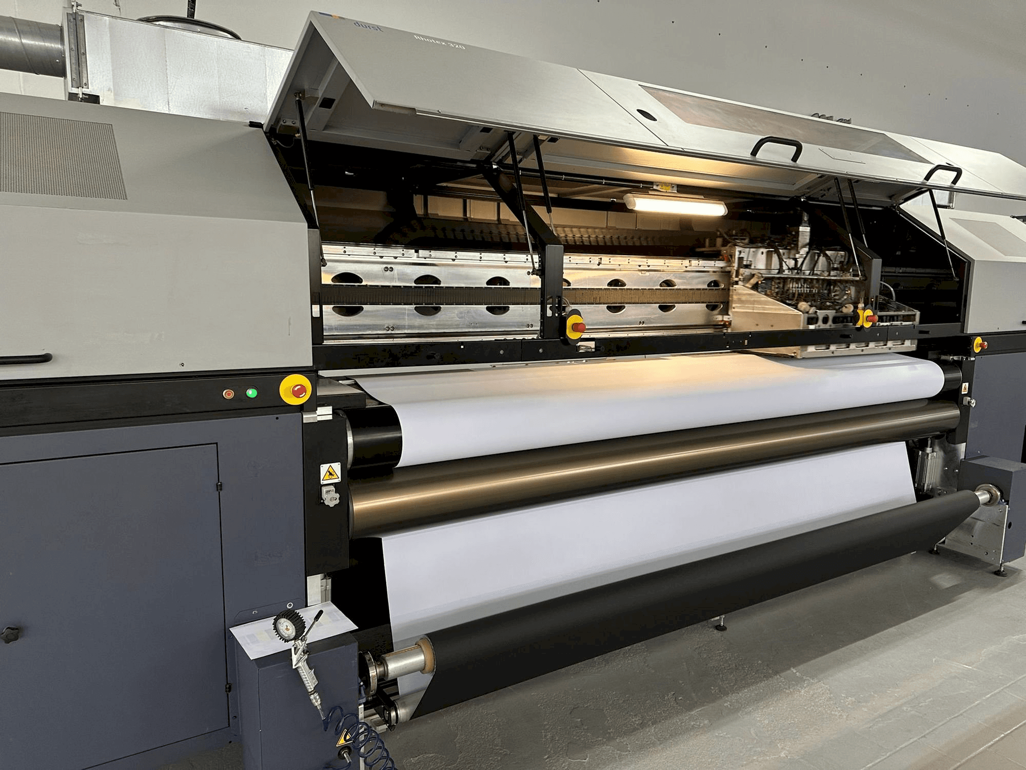 Makine Durst Rhotex 320 - Önden görünüm