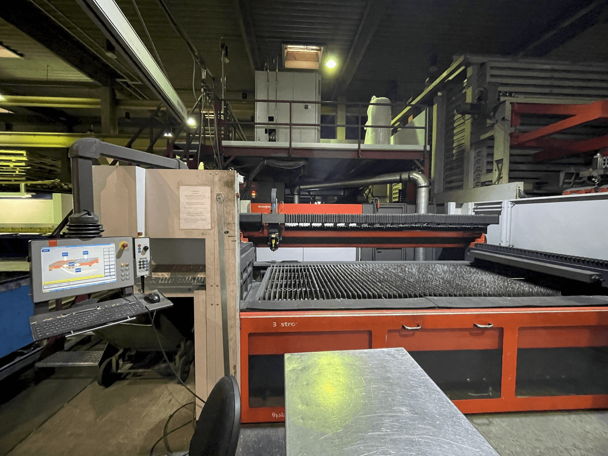 Makine Bystronic Bylaser 4400 - Önden görünüm