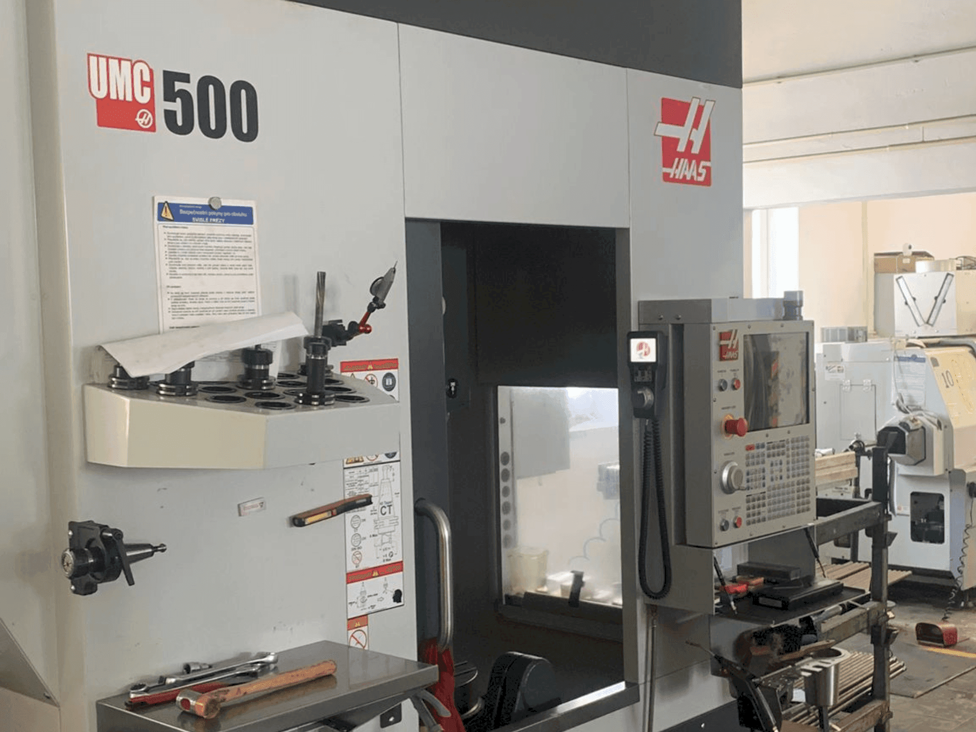Makine HAAS UMC 500 - Önden görünüm