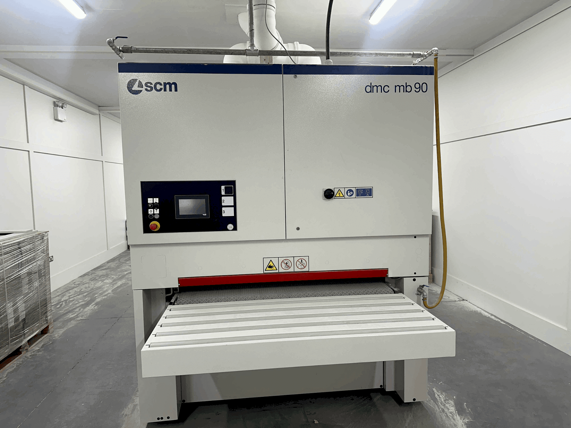 Makine SCM DMC MB90 DBB135 - Önden görünüm
