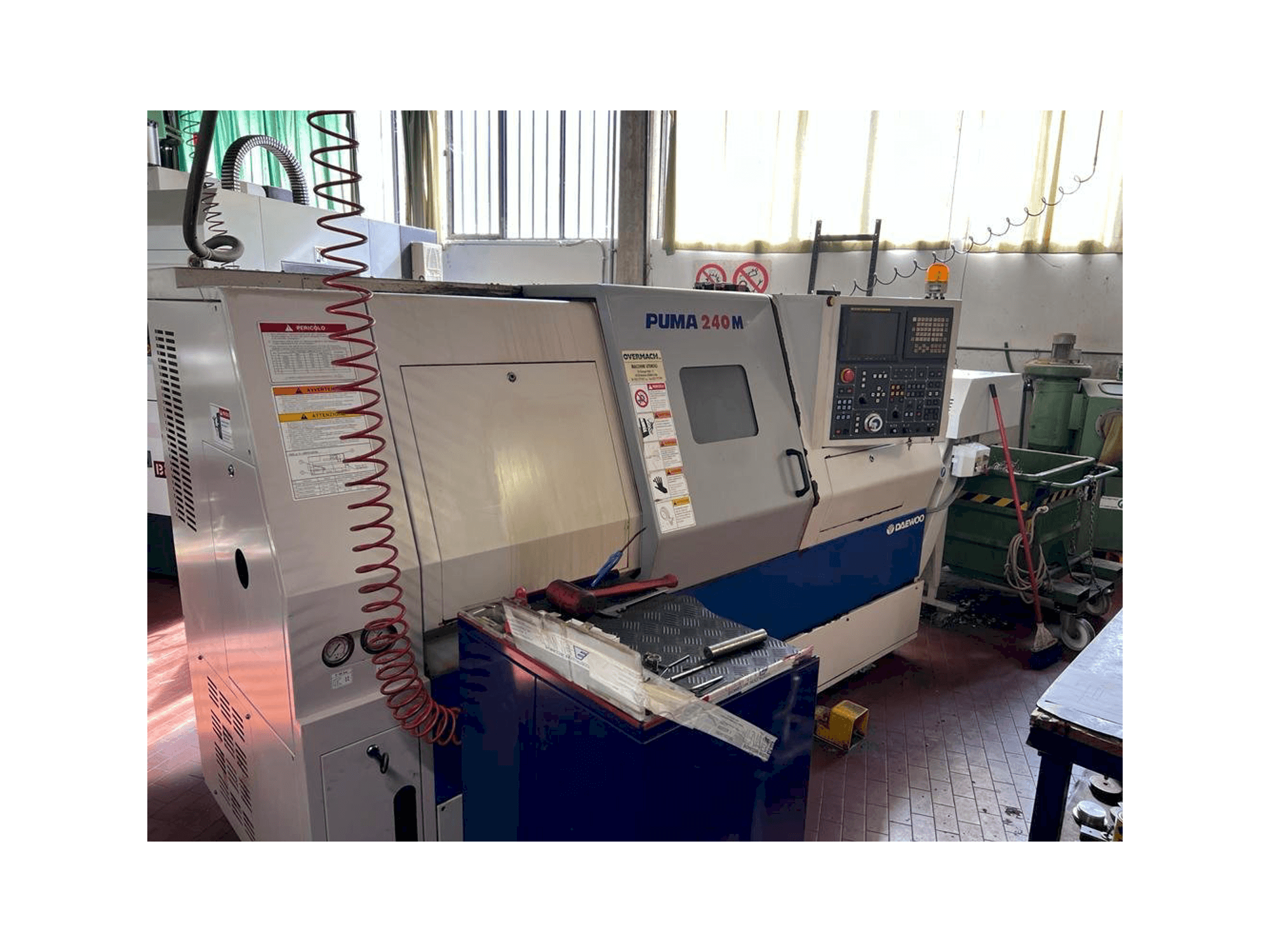 Makine DAEWOO Puma 240M - Önden görünüm