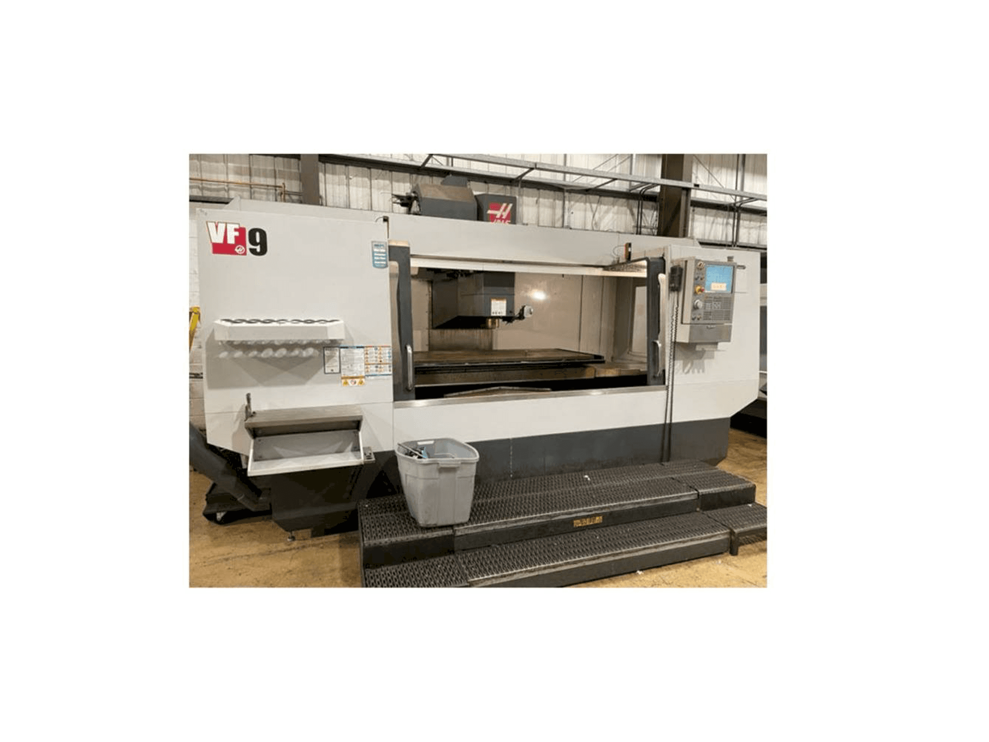 Makine HAAS VF-9 - Önden görünüm