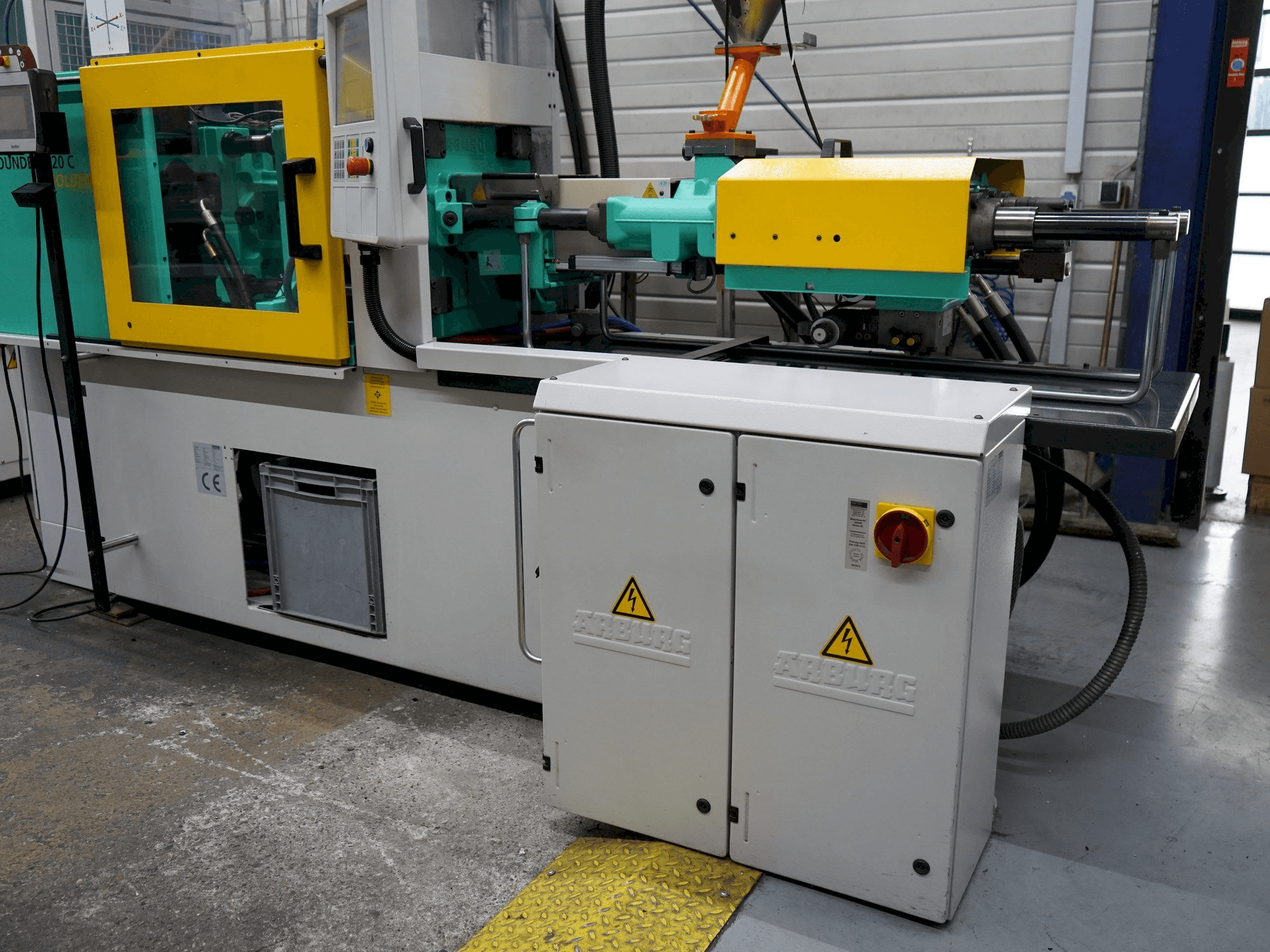 Makine Arburg 320C (500-170) - Önden görünüm