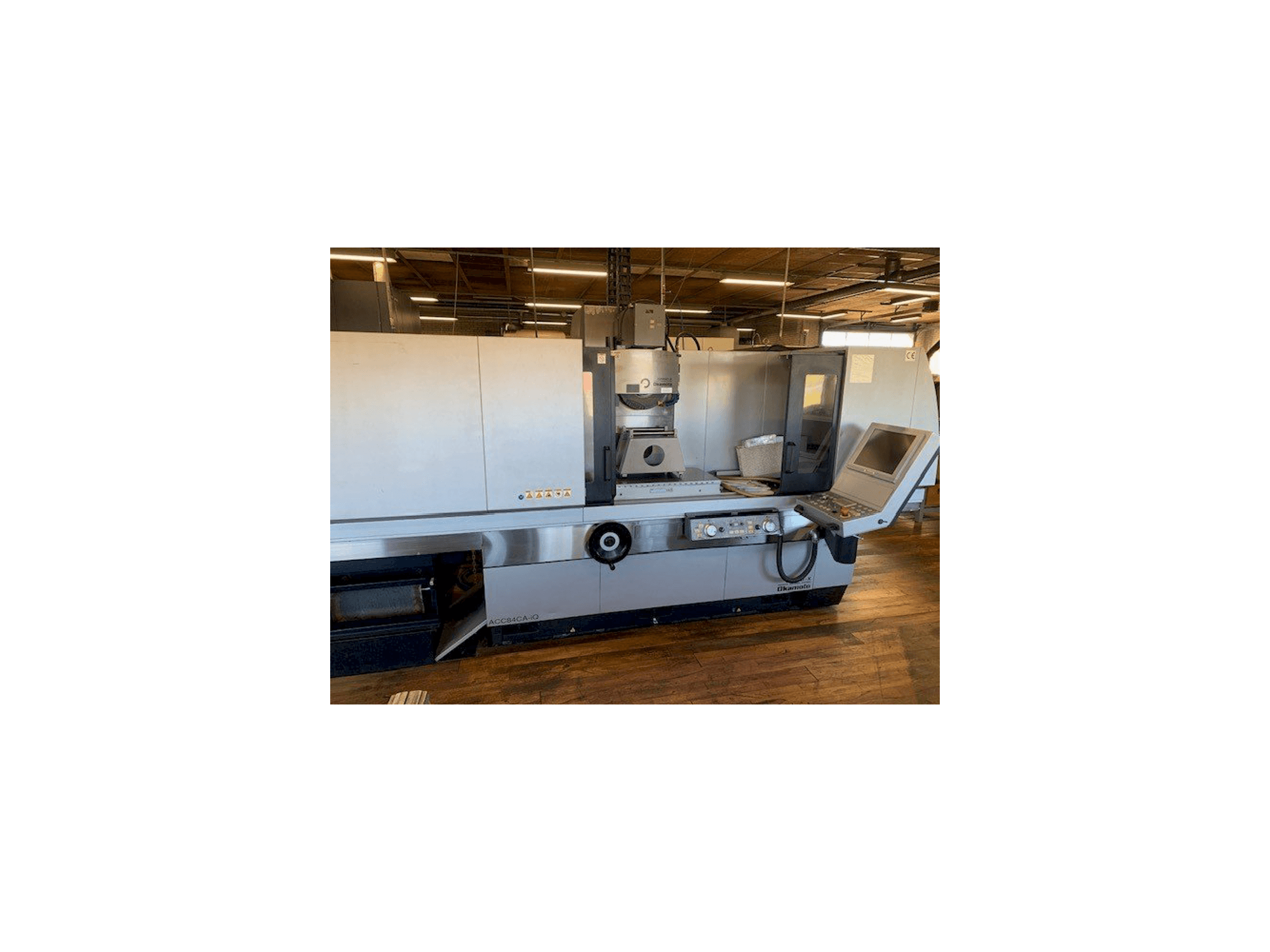 Makine OKAMOTO ACC 84CA-iQ - Önden görünüm