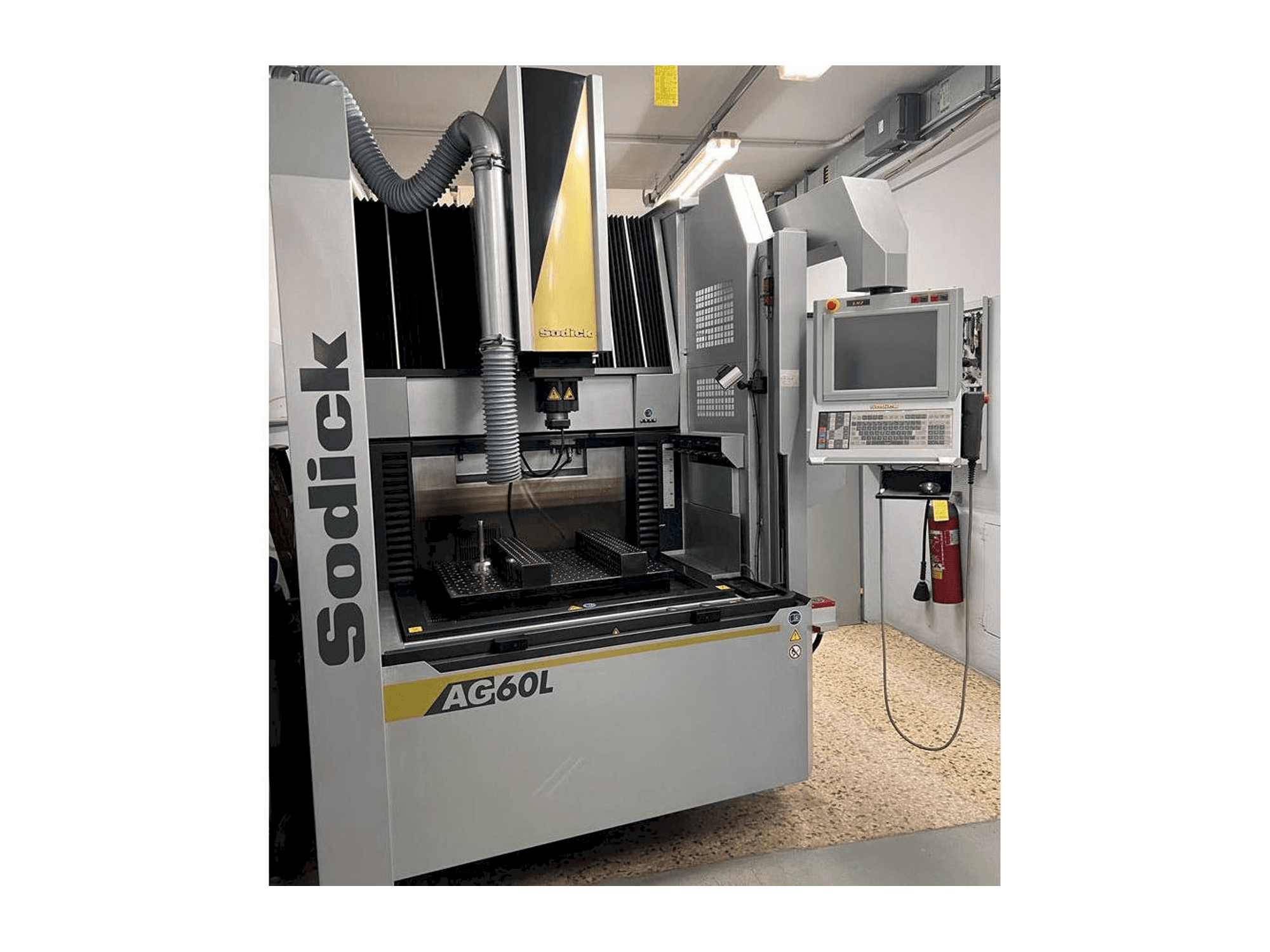 Makine Sodick AG 60L - Önden görünüm