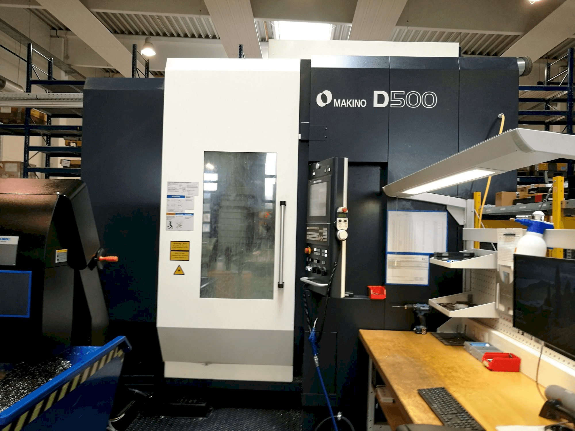 Makine Makino D500 - Önden görünüm