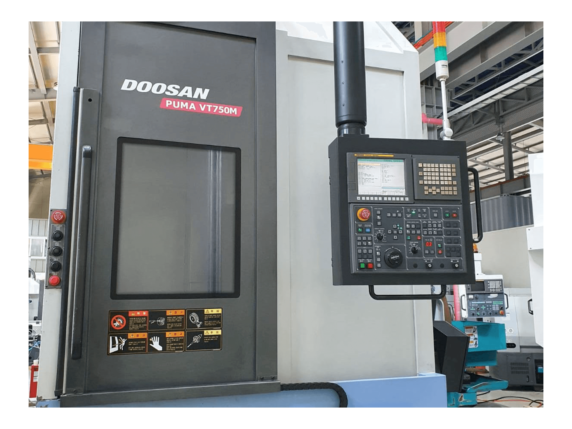 Makine Doosan Puma VT750M - Önden görünüm
