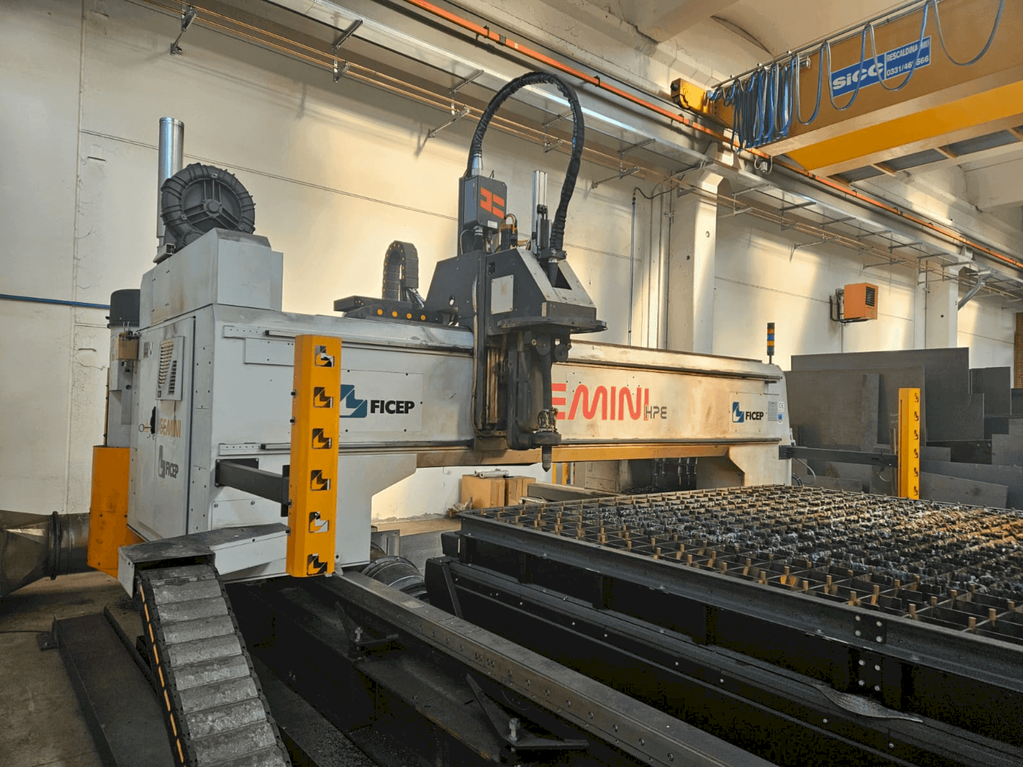 Makine FICEP GEMINI G32 HPE - Önden görünüm