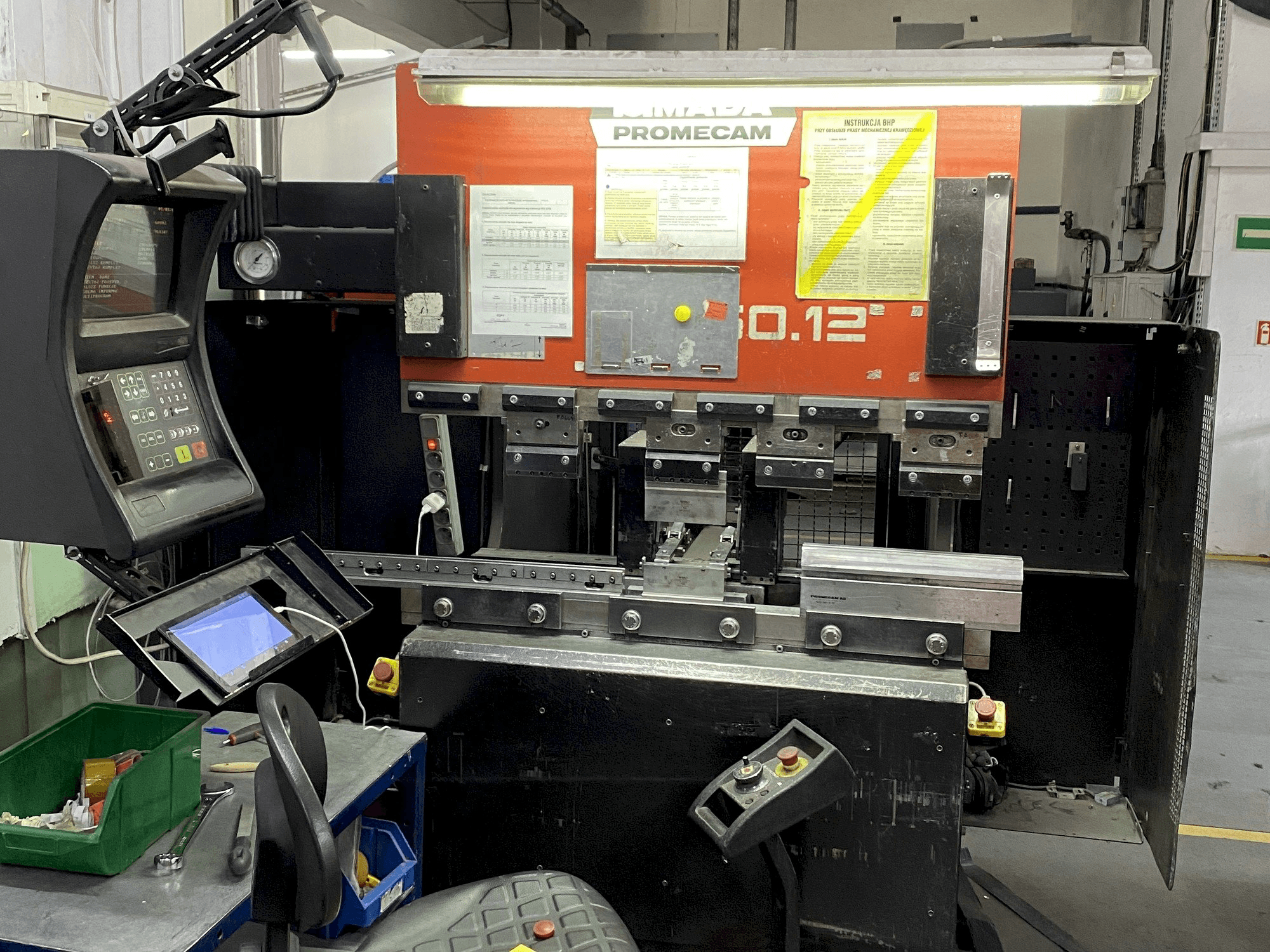 Makine AMADA ITPS2 50-12 - Önden görünüm