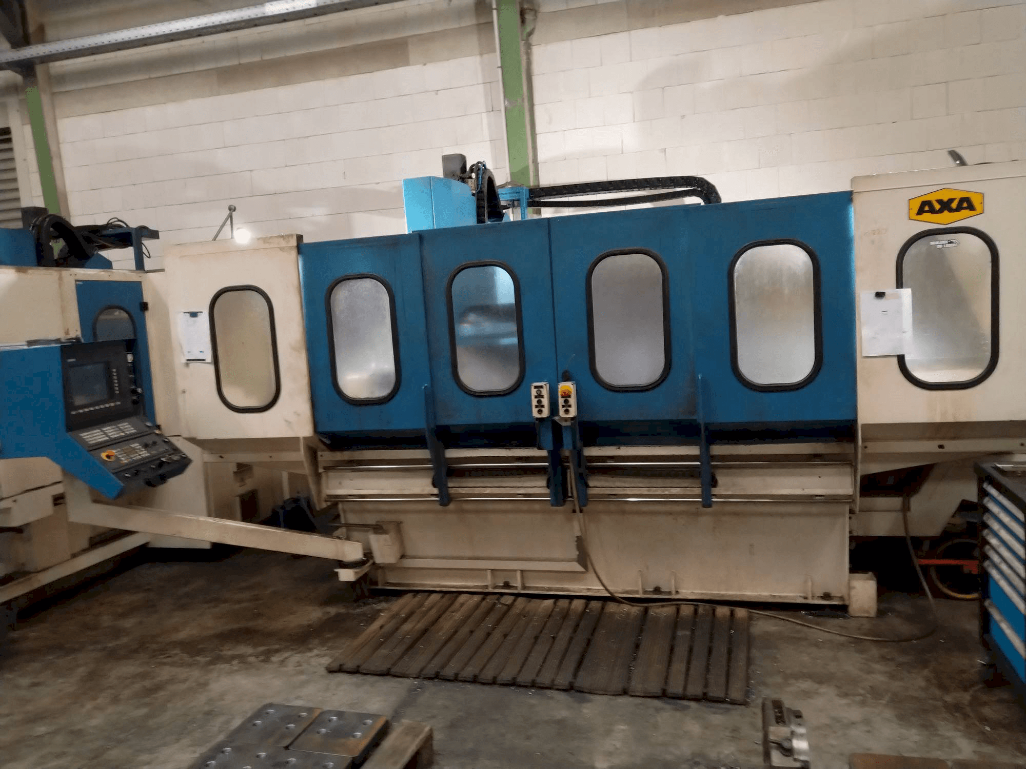 Makine AXA VSC 2M - Önden görünüm