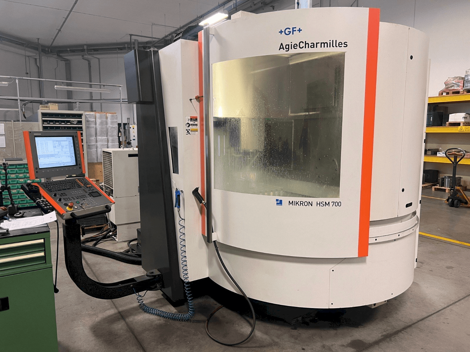 Makine AgieCharmilles MIKRON HSM 700 - Önden görünüm