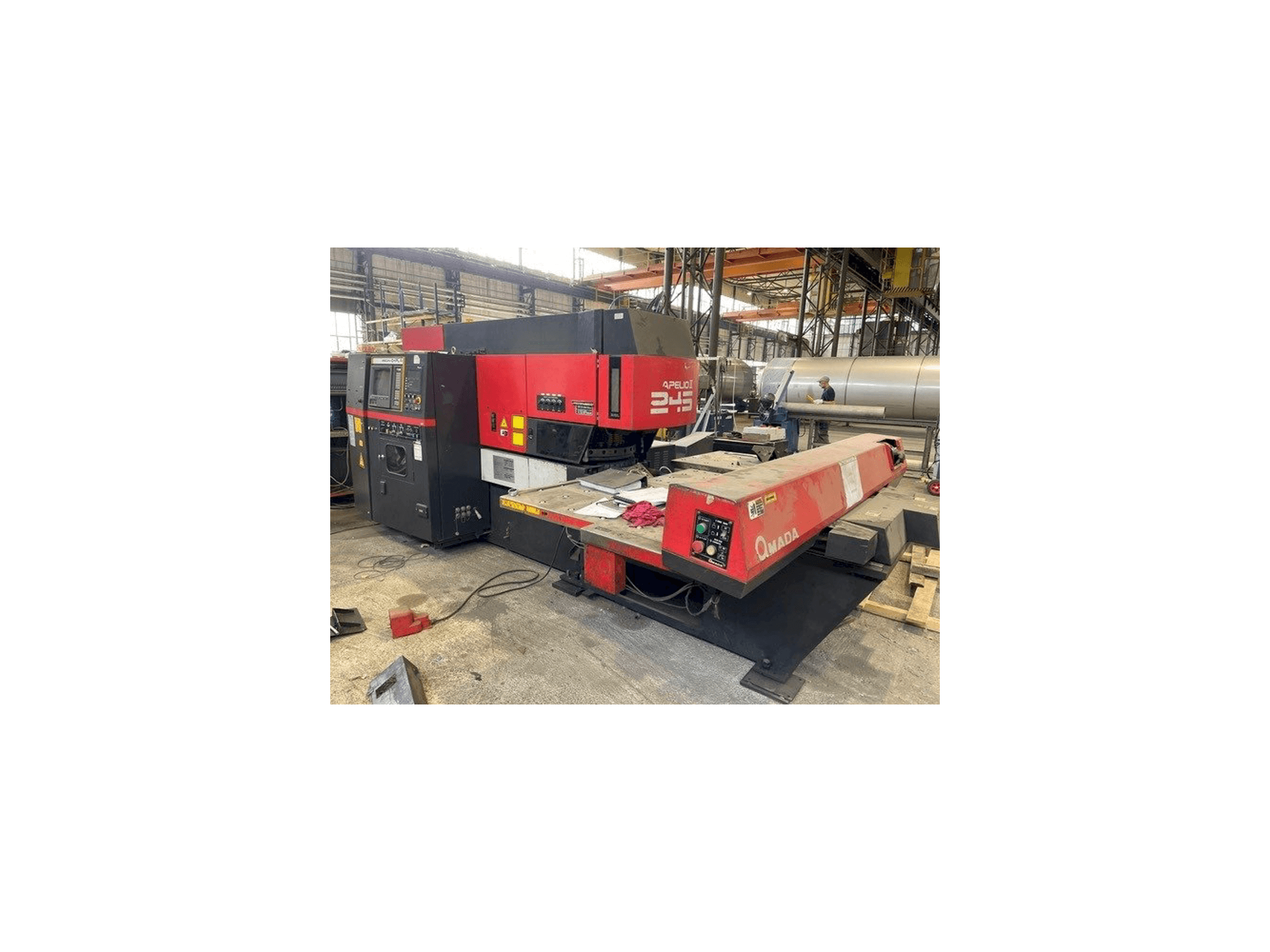 Makine AMADA Apelio II 245 - Önden görünüm