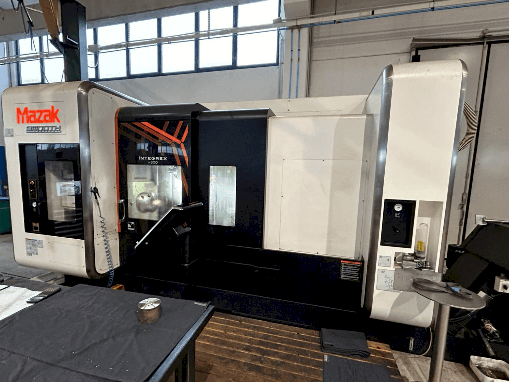Makine Mazak INTEGREX i-300 - Önden görünüm