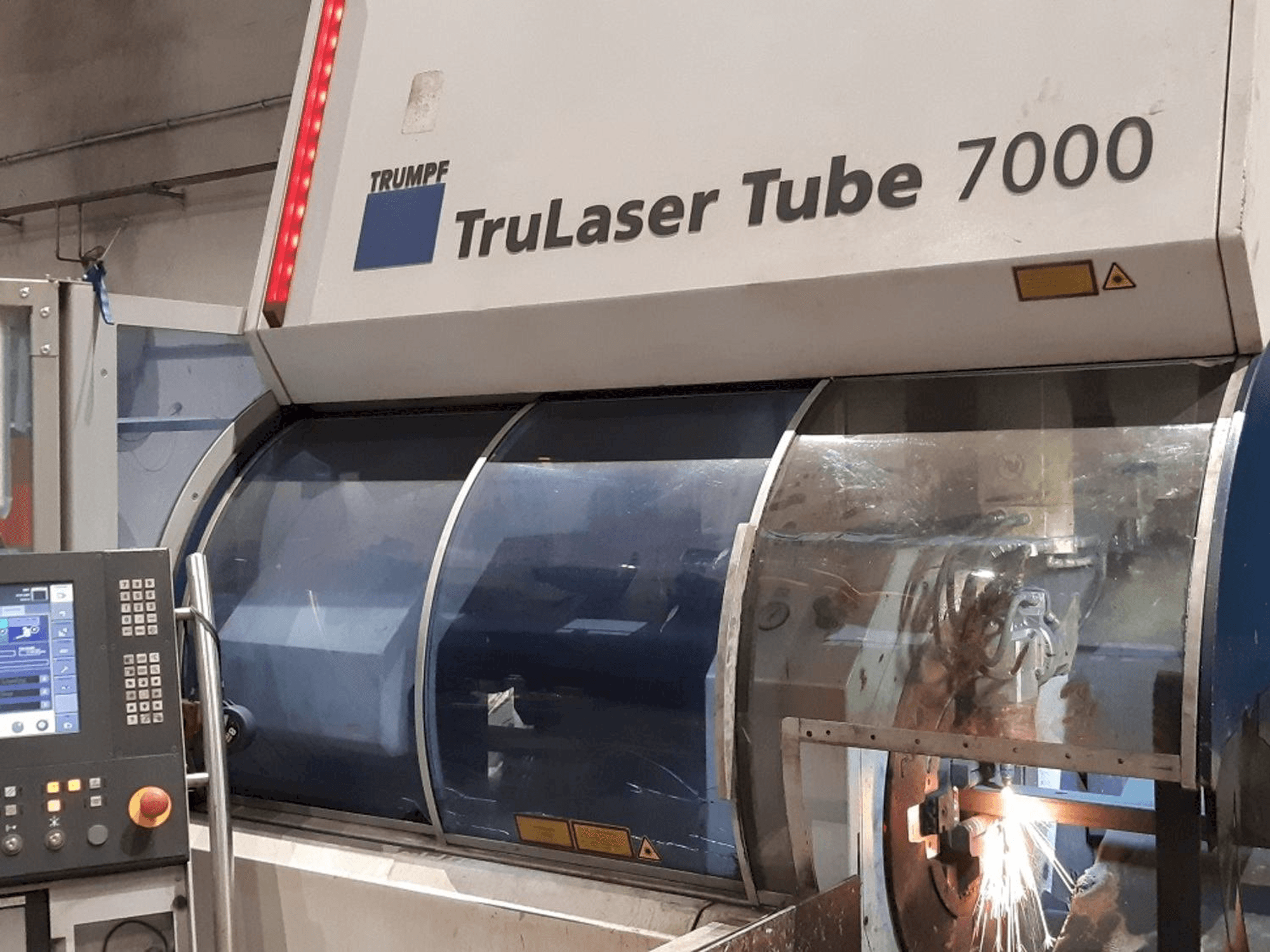 Makine Trumpf TruLaser Tube 7000 - Önden görünüm