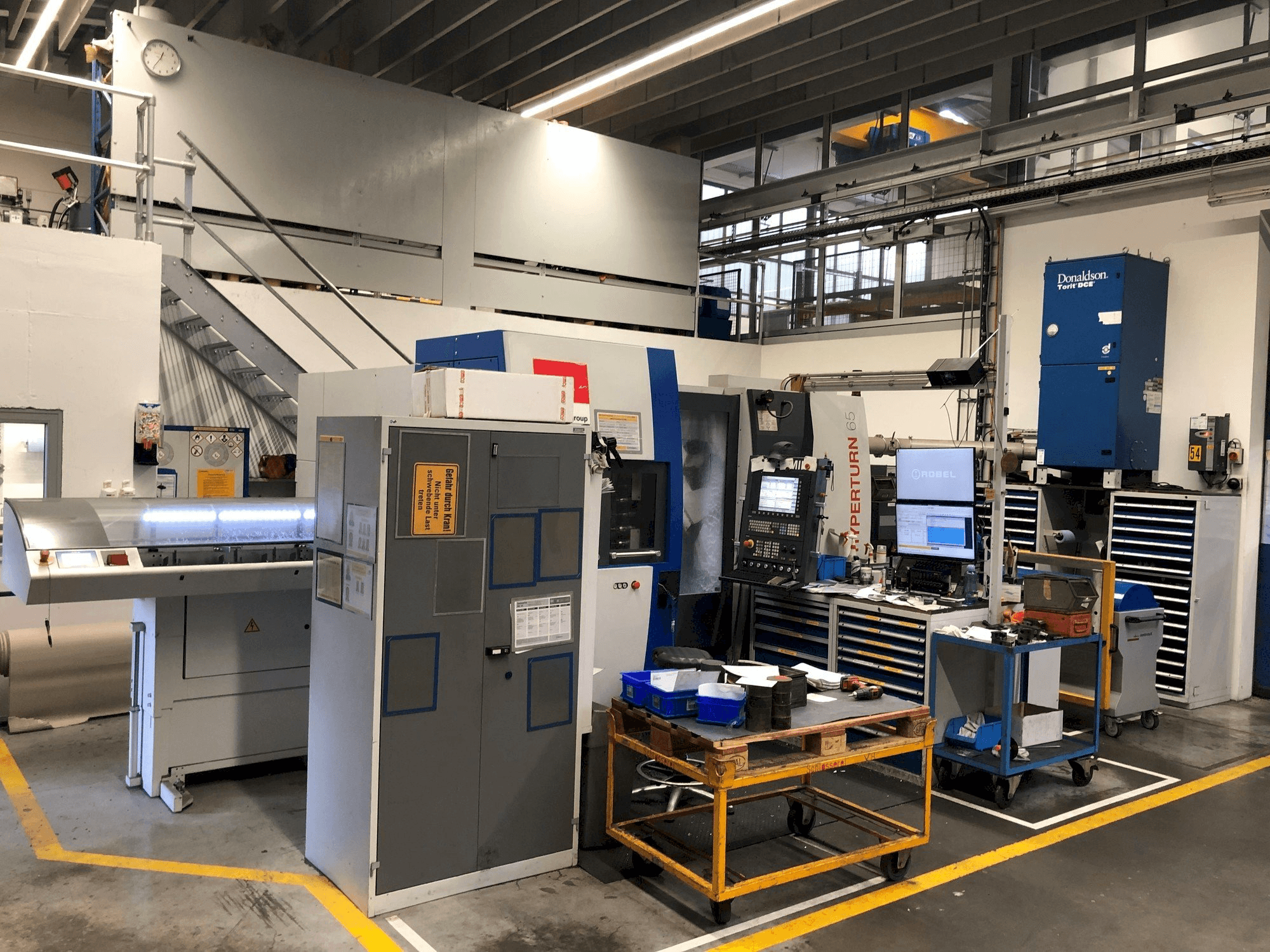 Makine EMCO HYPERTURM 65 PM - Önden görünüm